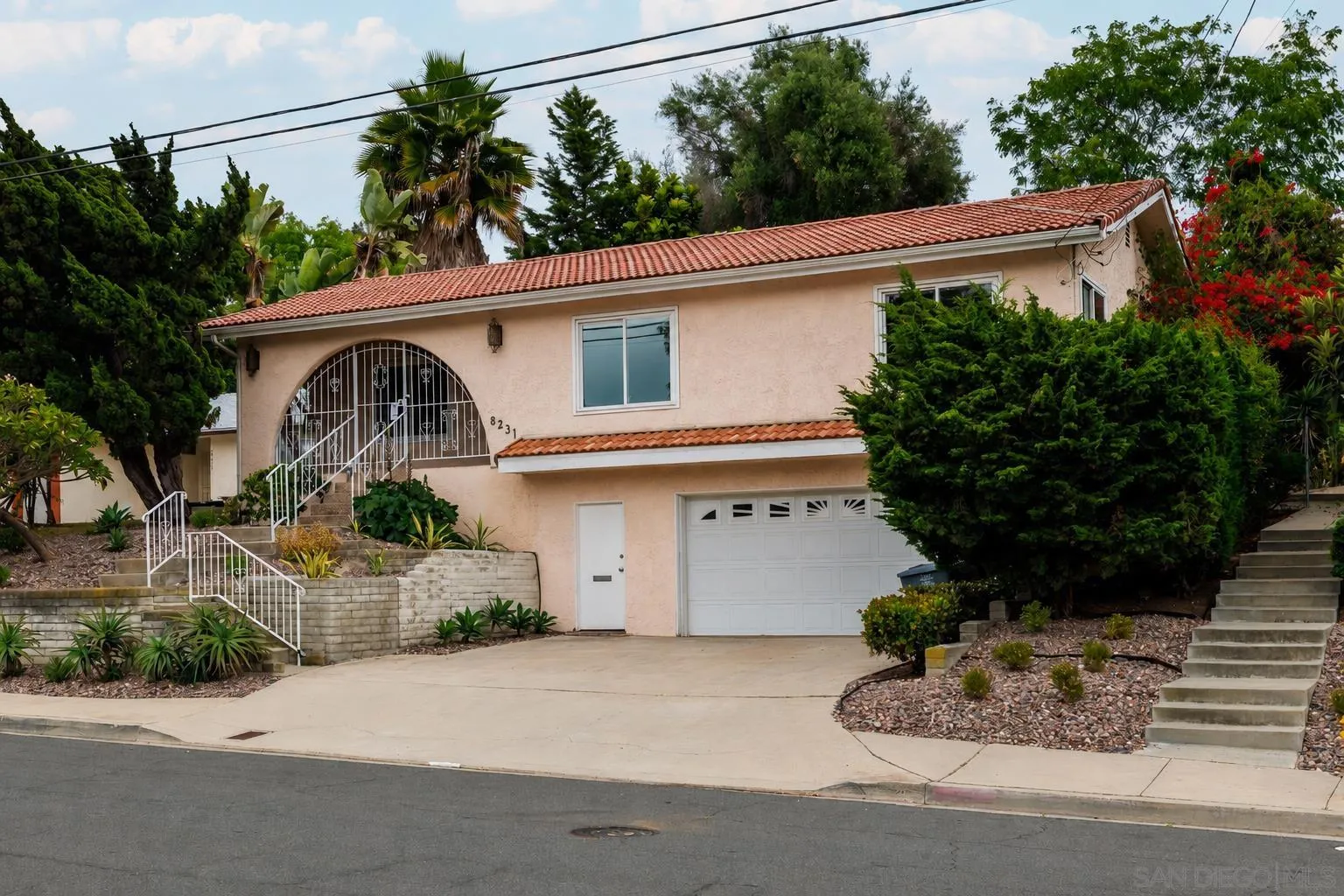 https://cdn.realtyfeed.com/cdn/127/260011677/b9bd97b6b7a27684ecb0f43d94abea0b.webp
