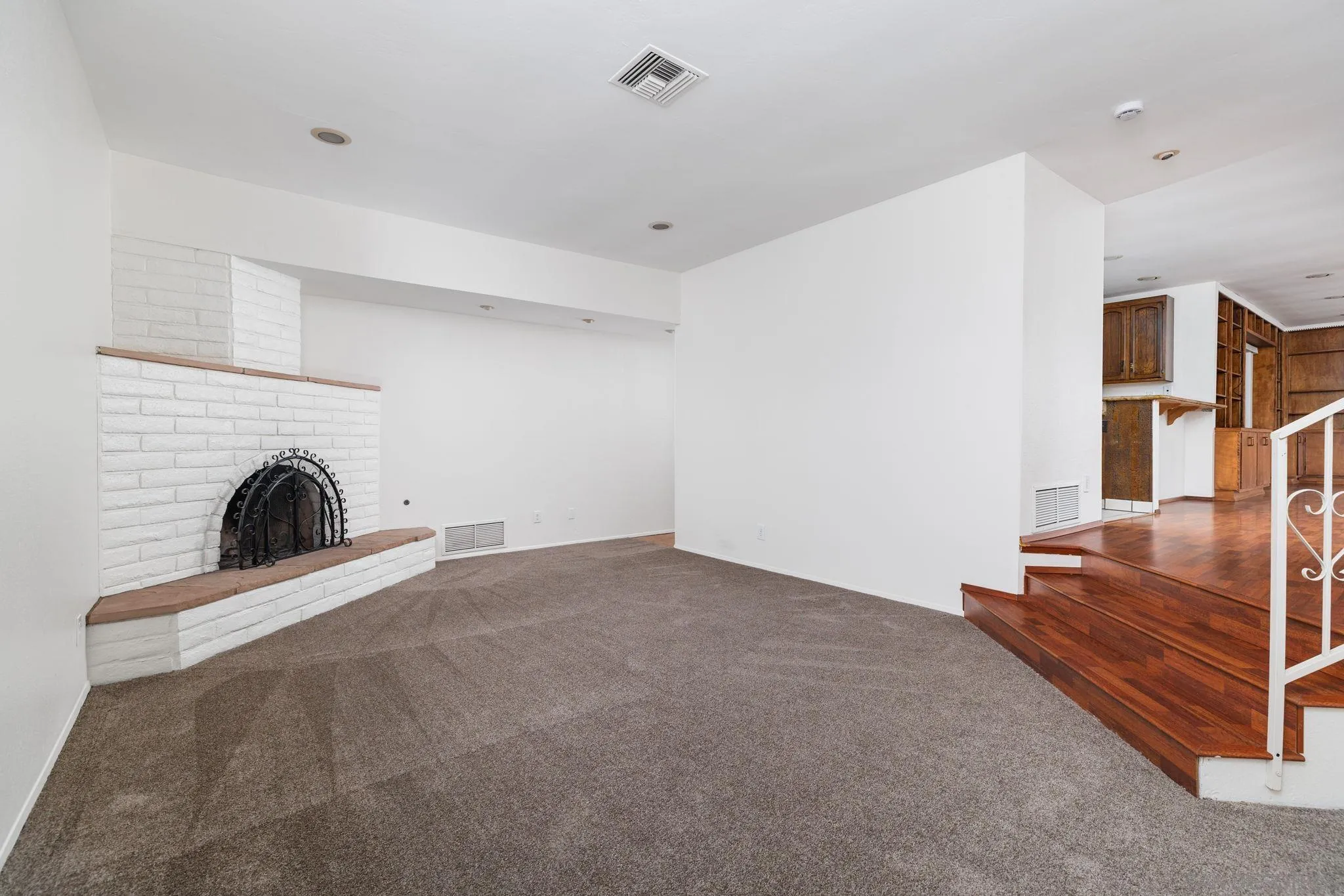 https://cdn.realtyfeed.com/cdn/127/260011677/da956d5daafef755ce4b22f93dd3d5b3.webp
