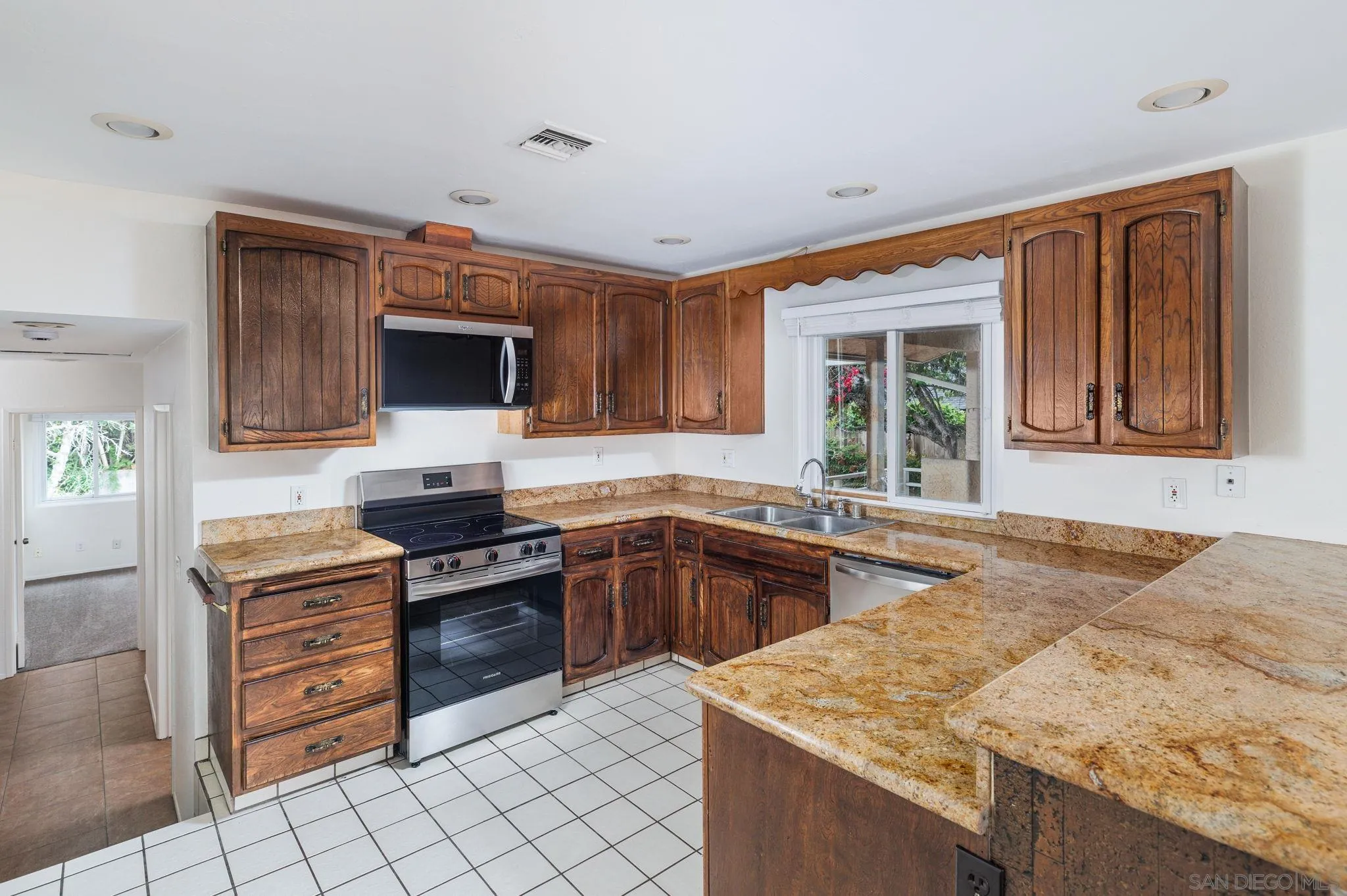 https://cdn.realtyfeed.com/cdn/127/260011677/dafe12ce1b6f57a67a894ba73b5612ff.webp