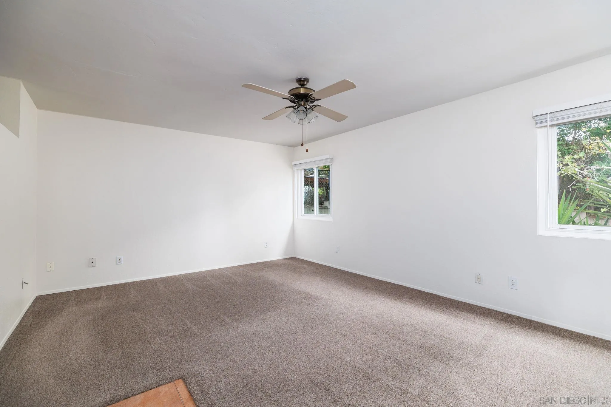 https://cdn.realtyfeed.com/cdn/127/260011677/fa73a1fb094f5d9e976414c070c21ded.webp
