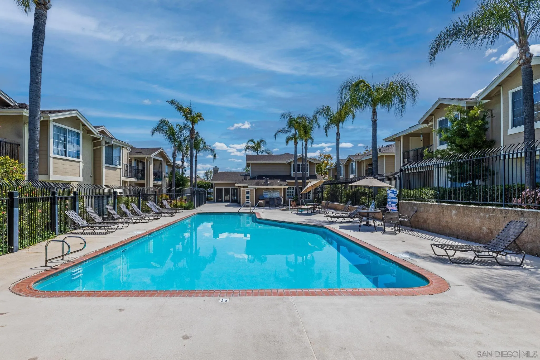 https://cdn.realtyfeed.com/cdn/127/260011681/5698448c88f1c8dc88807e8be85cdd82.webp