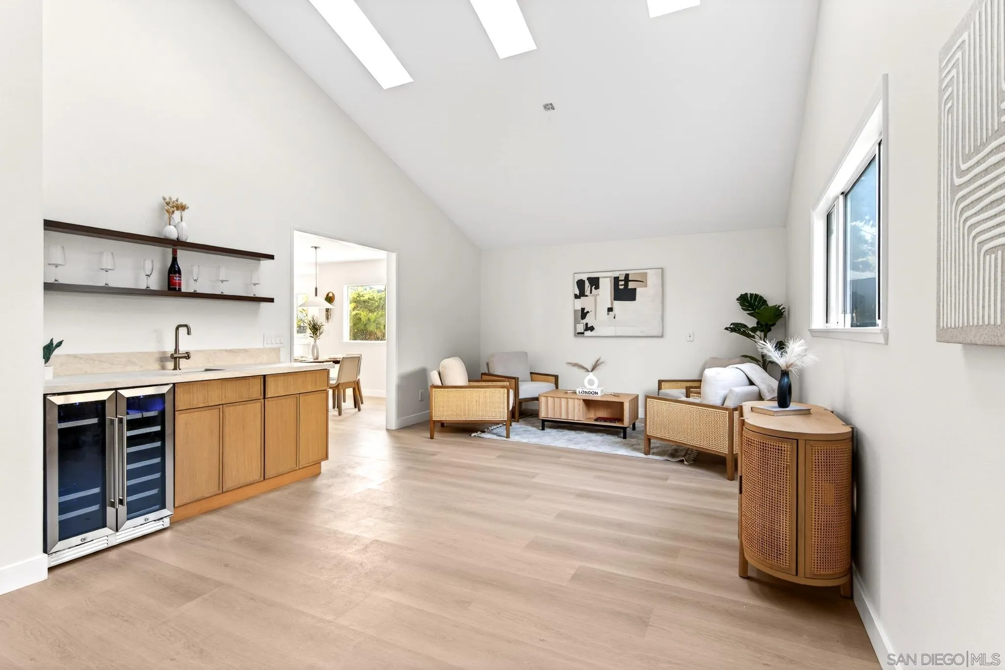 https://cdn.realtyfeed.com/cdn/127/260011684/3cab01385f8c47f2b638fe0eb4061819.webp