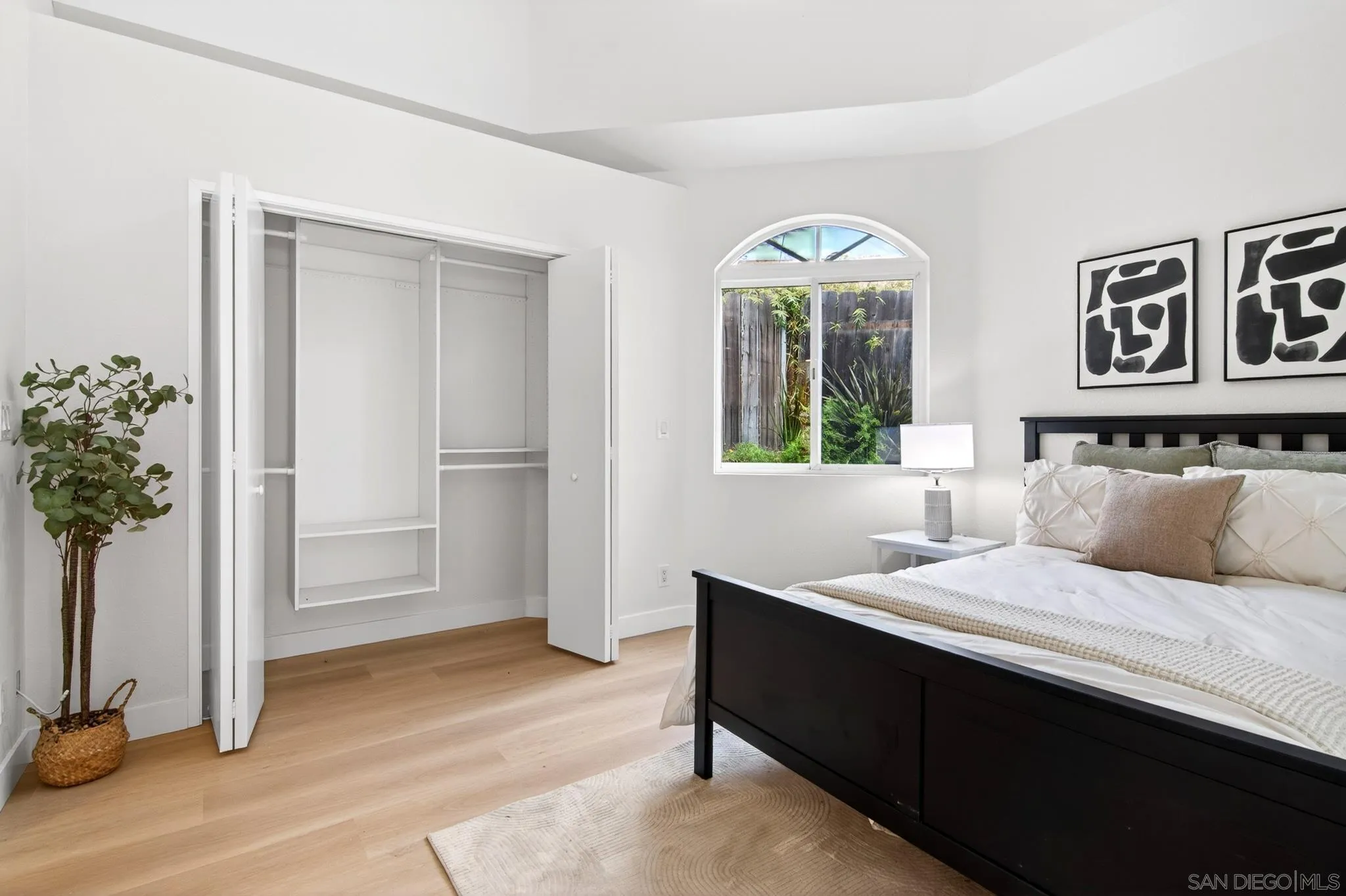 https://cdn.realtyfeed.com/cdn/127/260011684/60872d6c0e2febe8a5673b0006b8b373.webp
