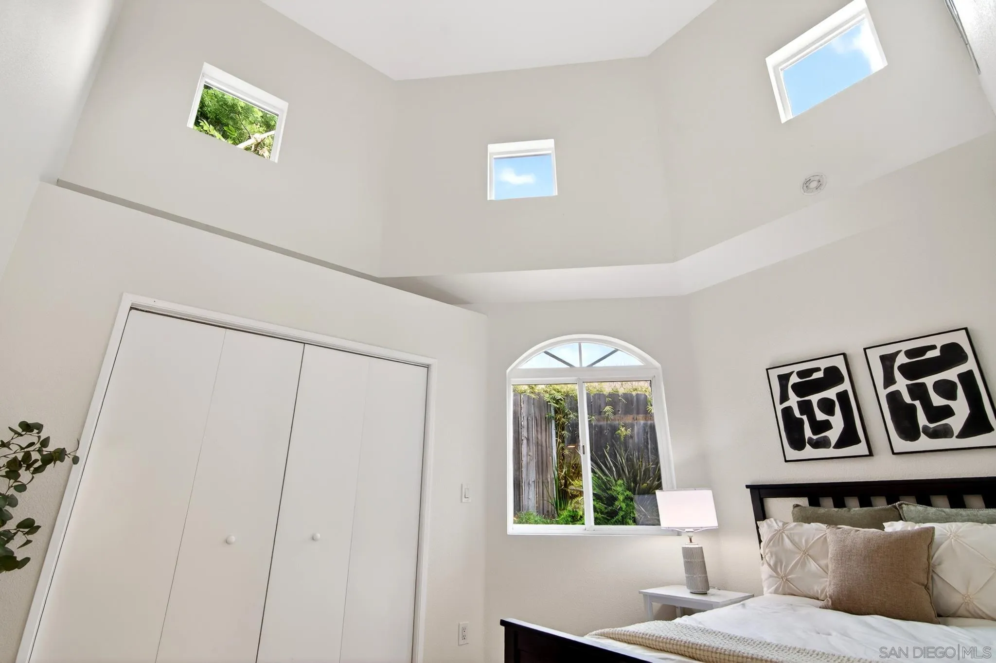https://cdn.realtyfeed.com/cdn/127/260011684/69d76c9fff8bd4188d4e72320b7f0c77.webp
