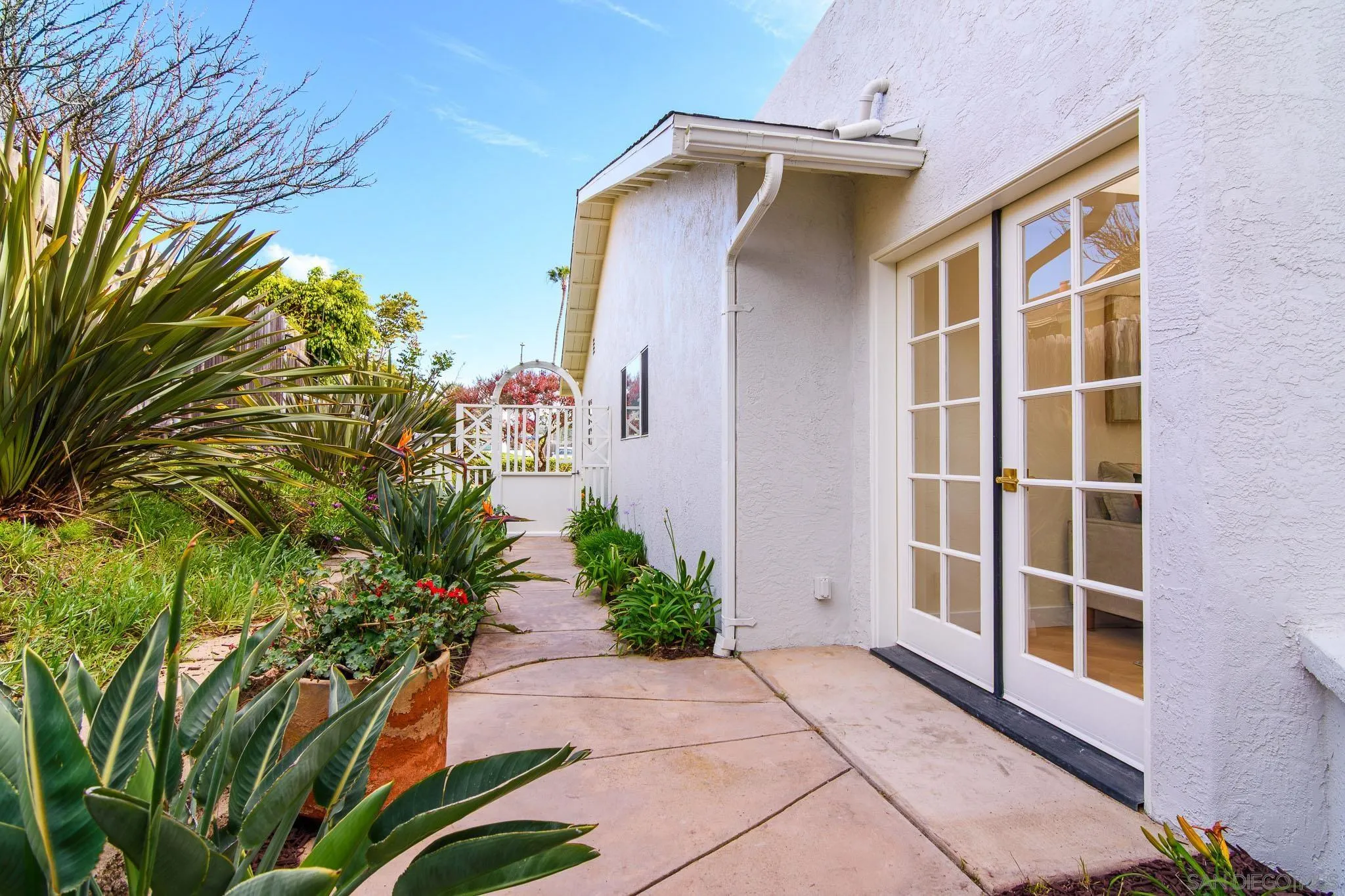 https://cdn.realtyfeed.com/cdn/127/260011684/a4910919ac8041a0f782a81eb6bcbc92.webp
