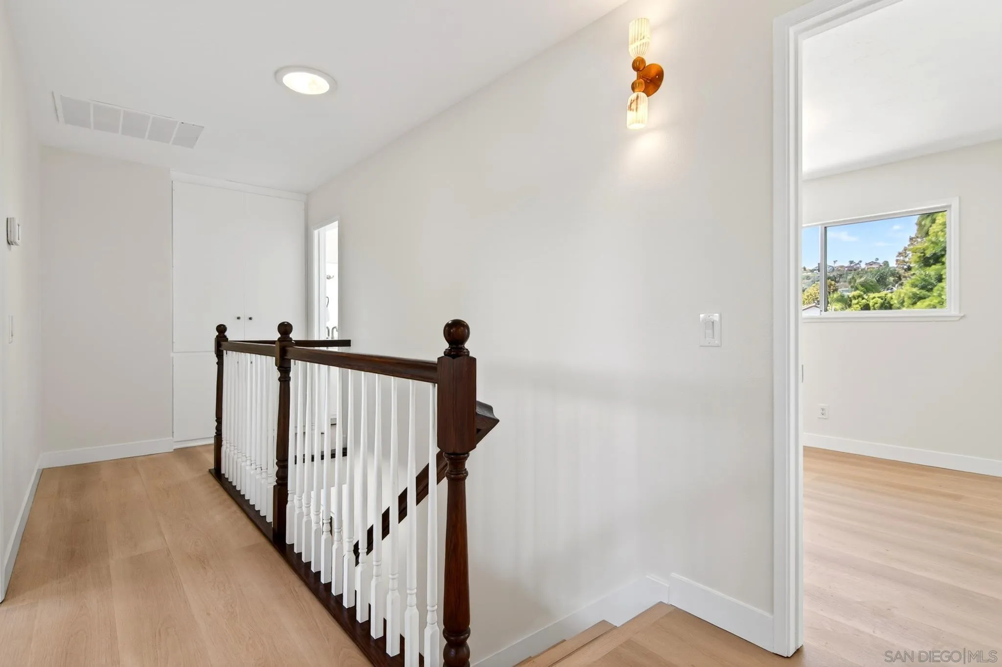 https://cdn.realtyfeed.com/cdn/127/260011684/c0851c445cdc46abe2ff8a247d18b872.webp