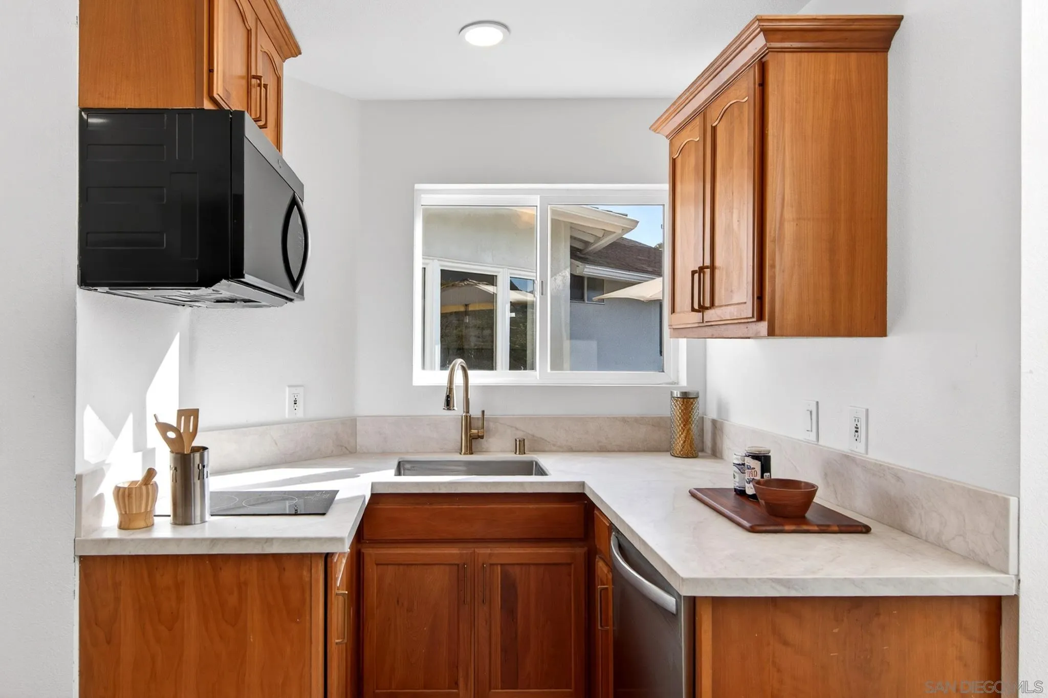 https://cdn.realtyfeed.com/cdn/127/260011684/eb9f7125c4f94c0f40fc3bcbe1fd5152.webp