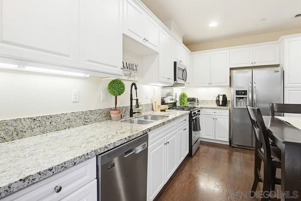 https://cdn.realtyfeed.com/cdn/127/260011685/36e9719f8c72d2752910153dc1f0e07d.webp