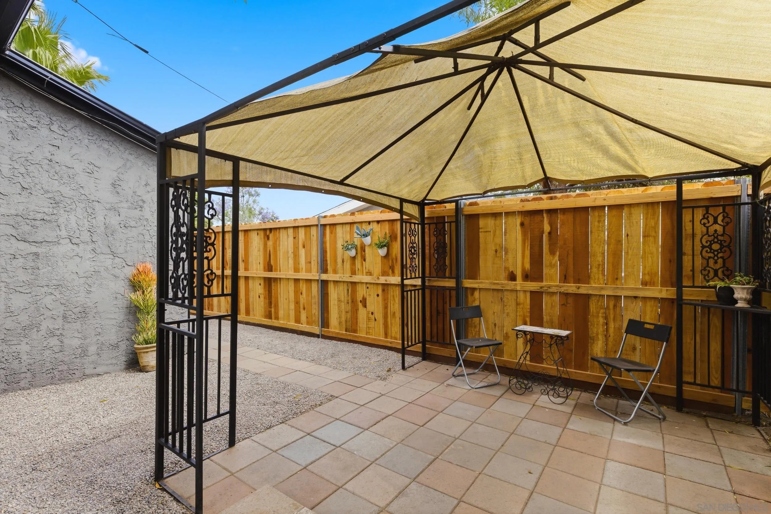 https://cdn.realtyfeed.com/cdn/127/260011686/bc768df27d4dfe1982ccea5cbb09c260.webp