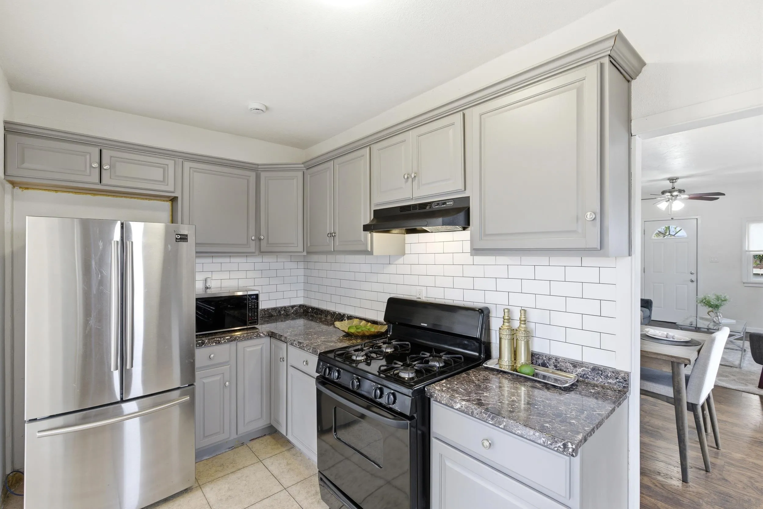 https://cdn.realtyfeed.com/cdn/127/260011686/c3081c8c15bbf4b93b46f3c449e9dc50.webp