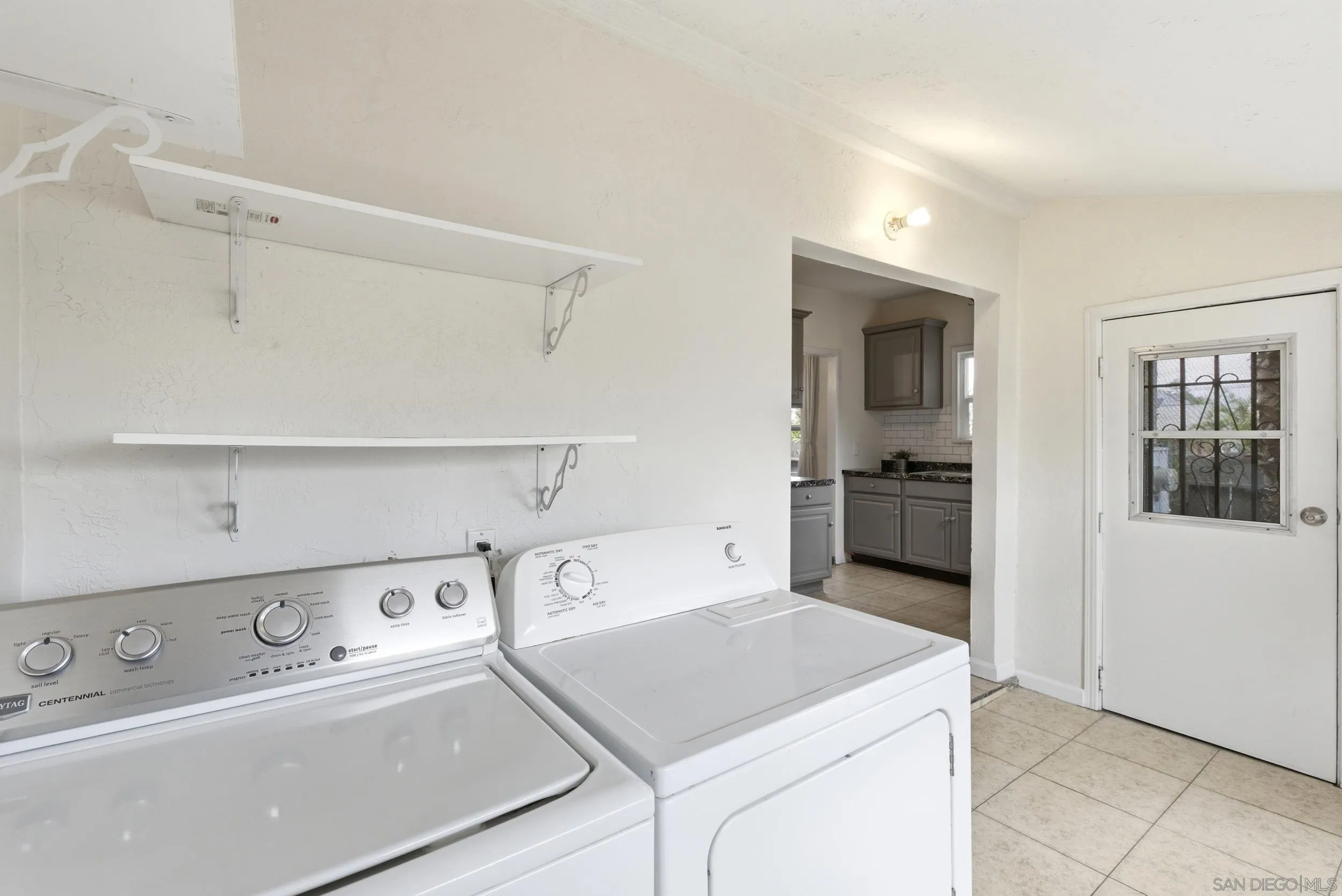https://cdn.realtyfeed.com/cdn/127/260011686/f7daa1b0d3e9b36a0b17fd6a667464b9.webp