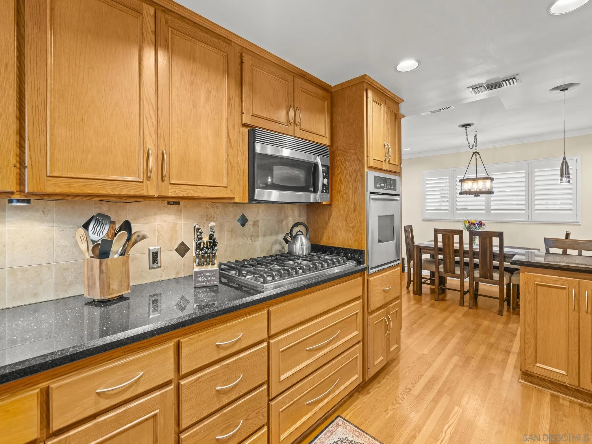 https://cdn.realtyfeed.com/cdn/127/260011687/5efc5d13b8cb045d118350c1df90aadb.webp