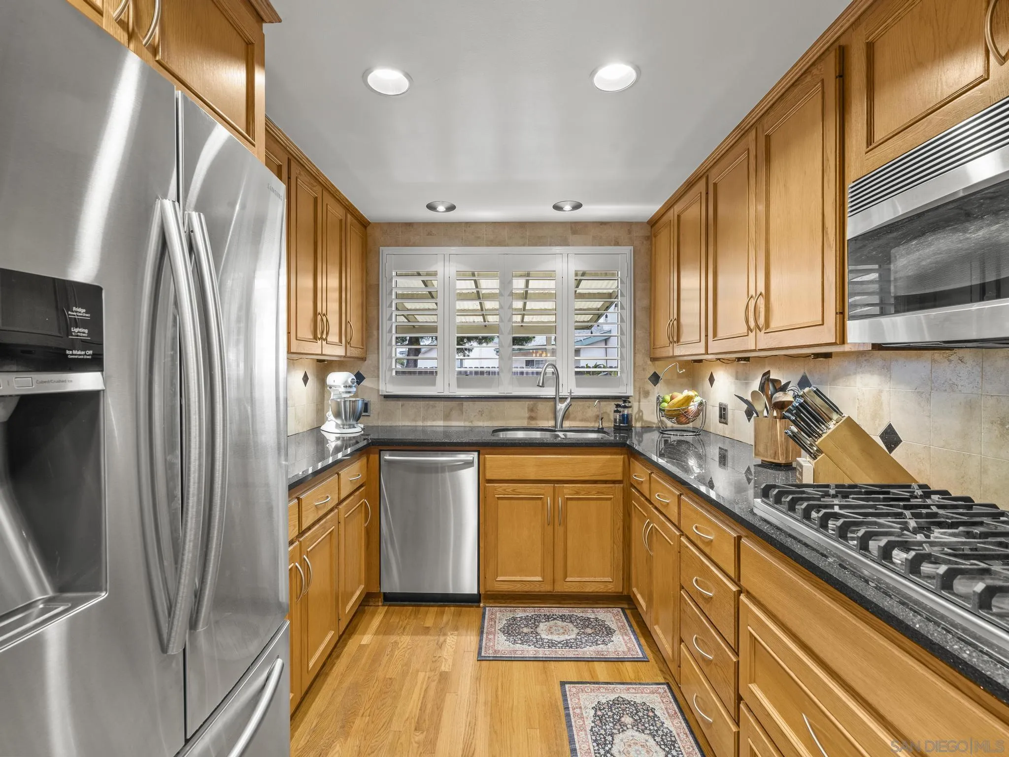 https://cdn.realtyfeed.com/cdn/127/260011687/b092e89f984f75f5c5391b39876b580f.webp