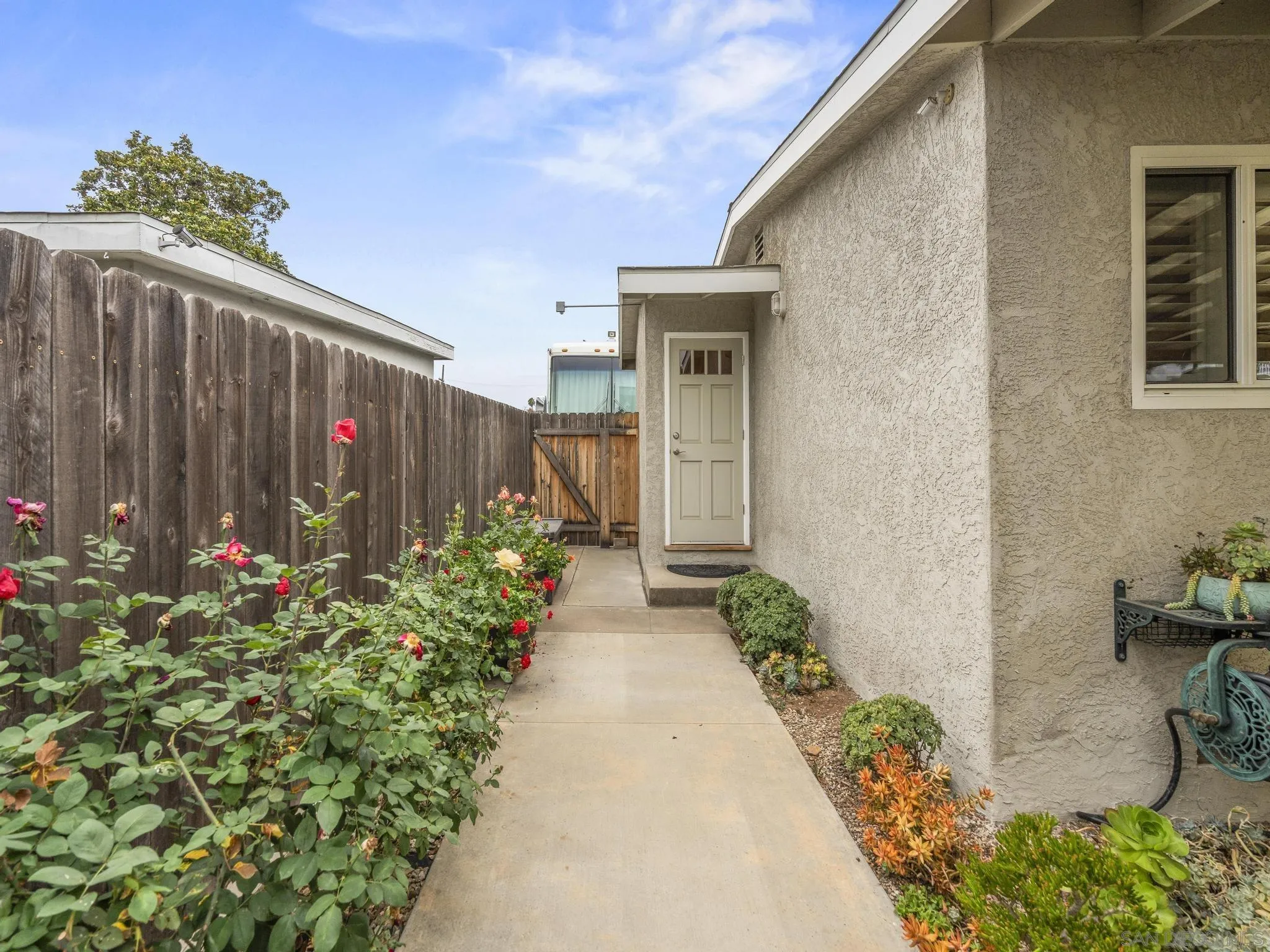 https://cdn.realtyfeed.com/cdn/127/260011687/e5e5859fd304b33b666495edb33e652c.webp