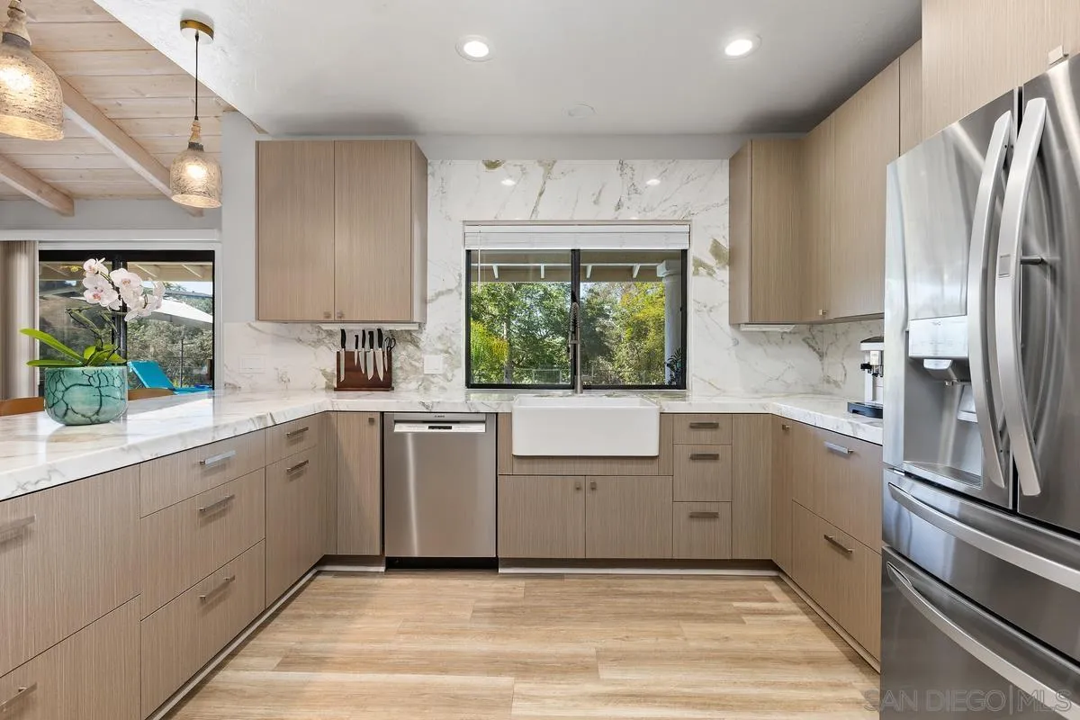 https://cdn.realtyfeed.com/cdn/127/260011688/19f4a6c8d8c389659f6e49cf05dcdb94.webp
