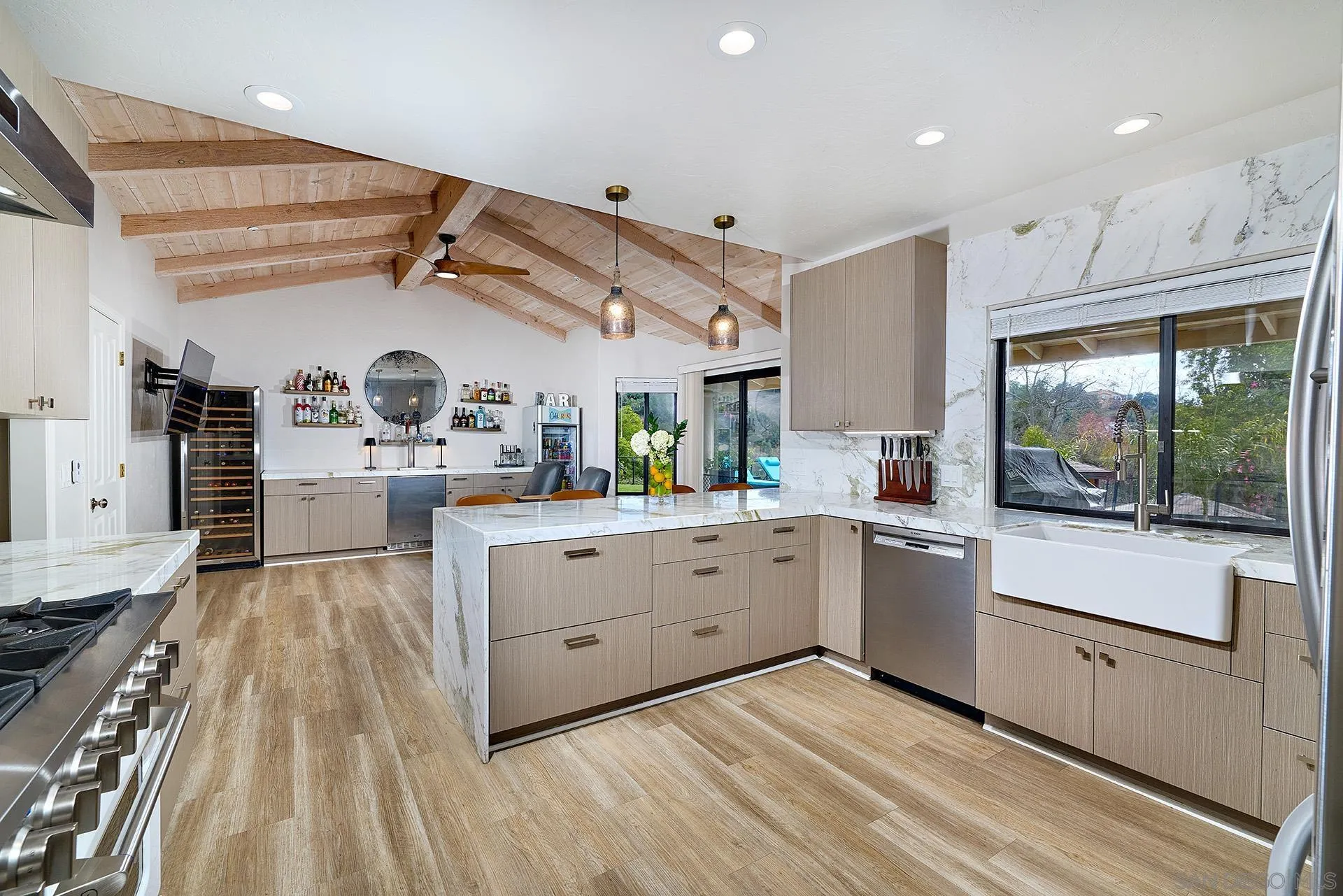 https://cdn.realtyfeed.com/cdn/127/260011688/5310f98bceb2d3358df09704113fef77.webp