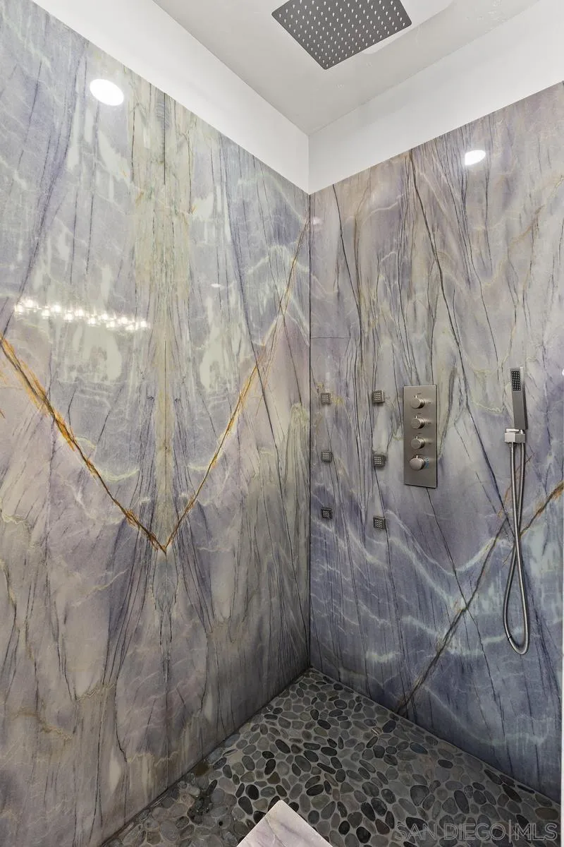 https://cdn.realtyfeed.com/cdn/127/260011688/6daa544455be21aeac2e8157552951f0.webp