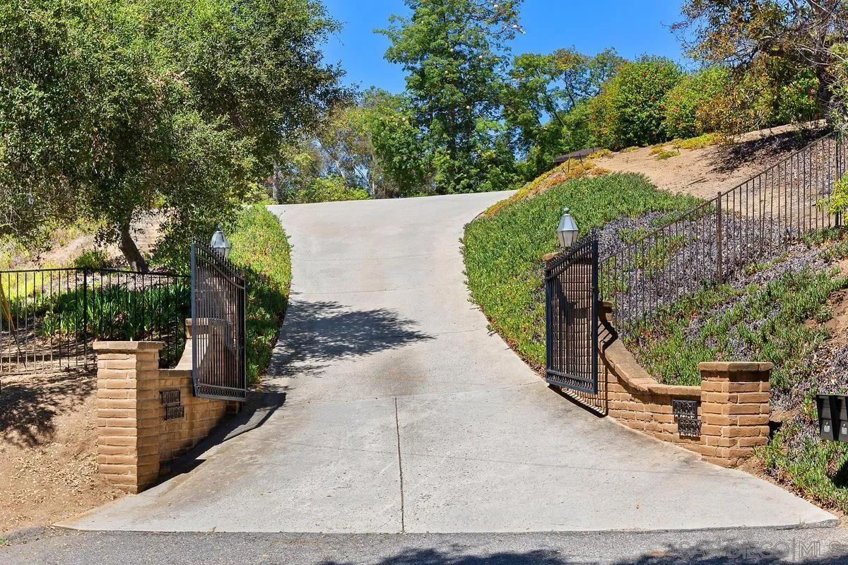 https://cdn.realtyfeed.com/cdn/127/260011688/c4b9d5d2aa7d9cd3e1609a0a5a0ad64c.webp