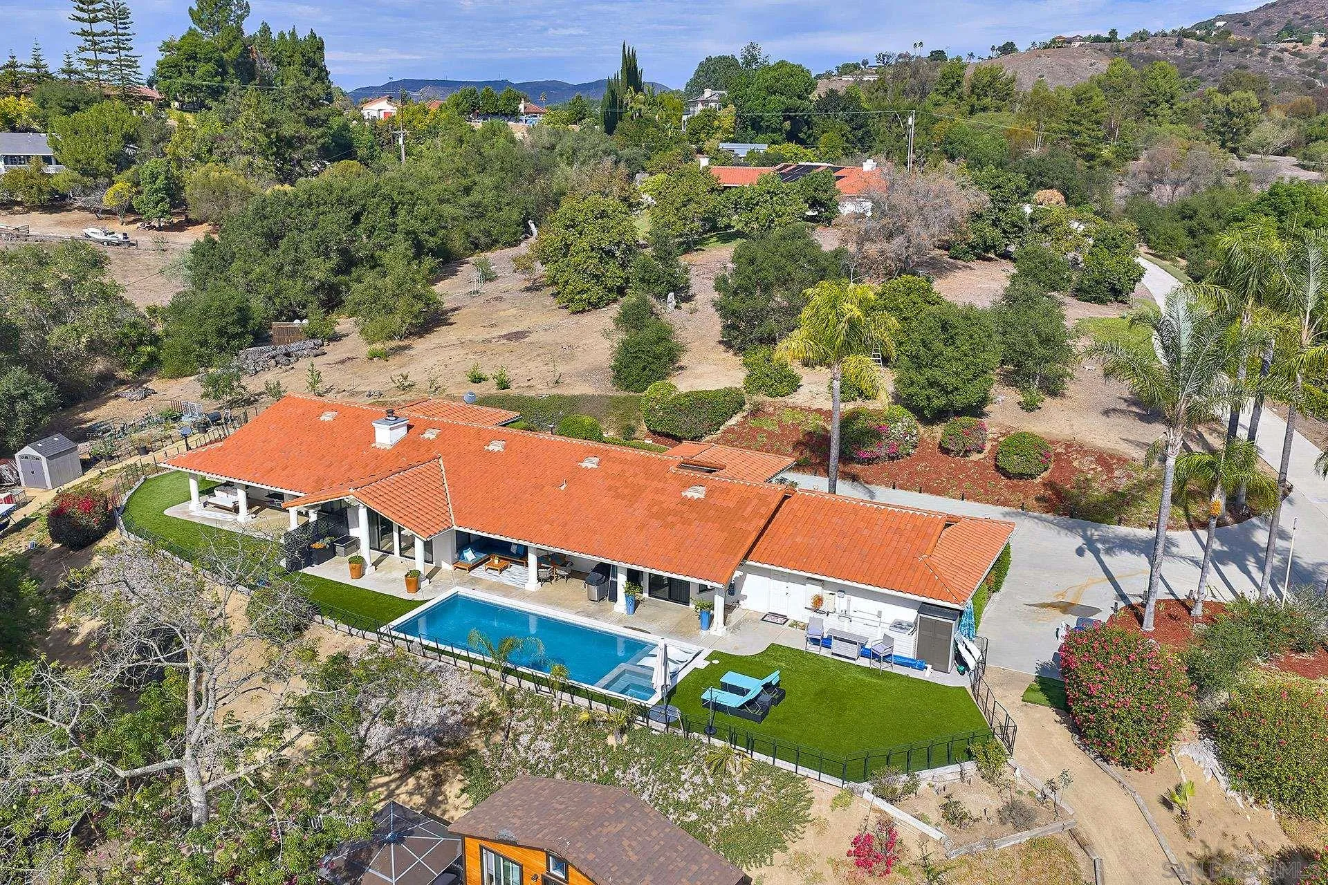 https://cdn.realtyfeed.com/cdn/127/260011688/c8d8e7ab657a70aa9ea9504d80608d97.webp