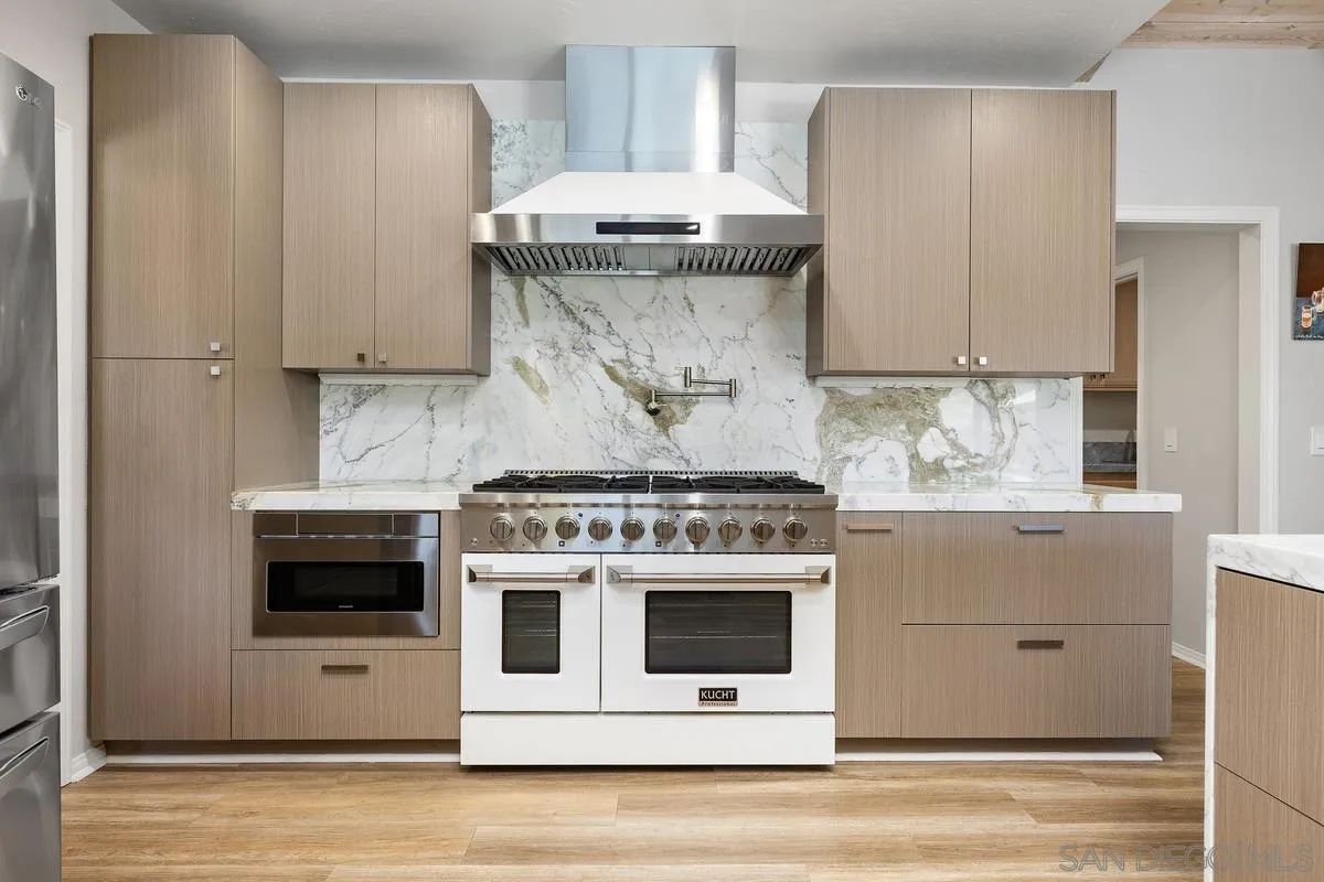 https://cdn.realtyfeed.com/cdn/127/260011688/e5044385d781066e659d0bd76e4a7c82.webp