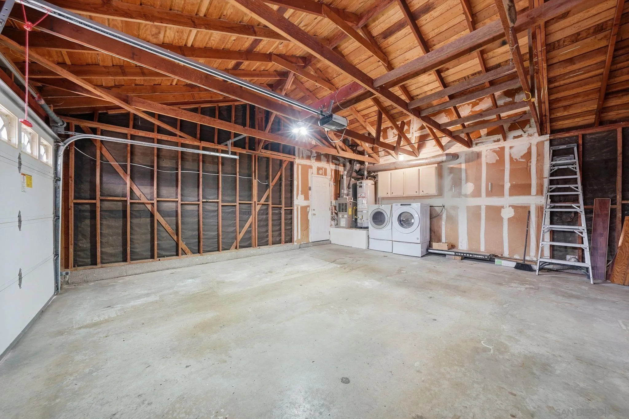 https://cdn.realtyfeed.com/cdn/127/260011690/034a6f5bc06b81fb499e2e666de9c7bb.webp