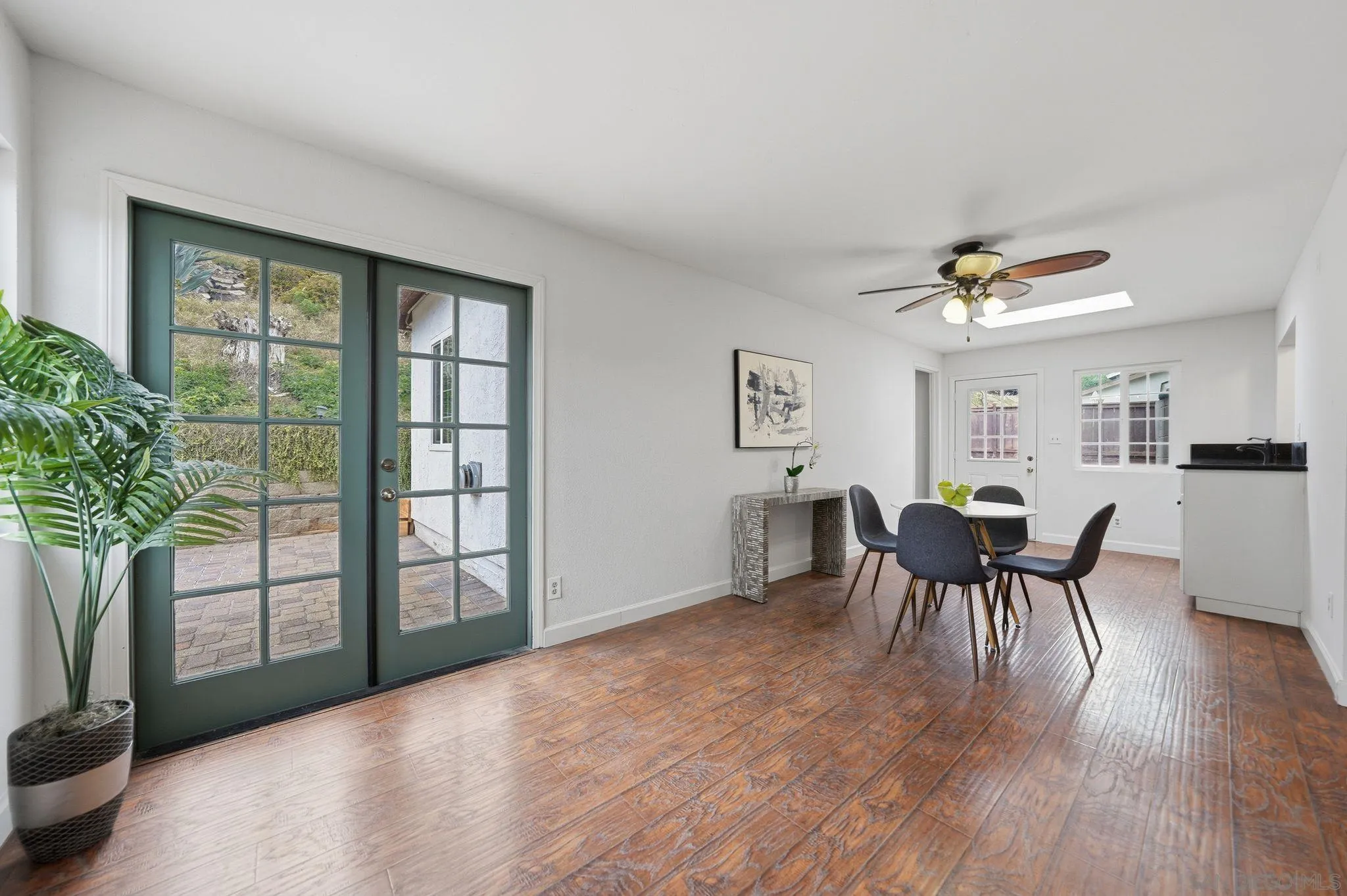https://cdn.realtyfeed.com/cdn/127/260011690/09fea52d6320729ec9992141c90570c4.webp