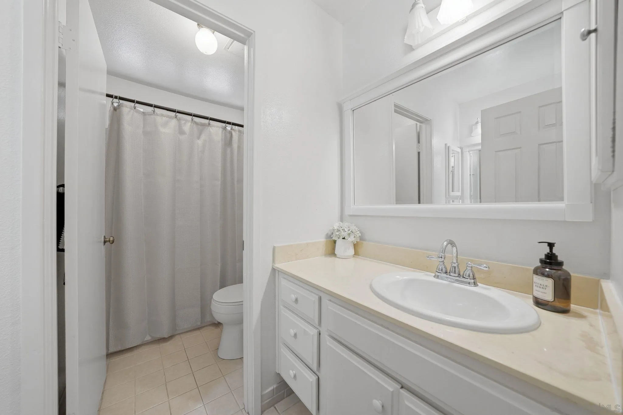 https://cdn.realtyfeed.com/cdn/127/260011690/0ff13758bbacd0011eabb8873f981e76.webp