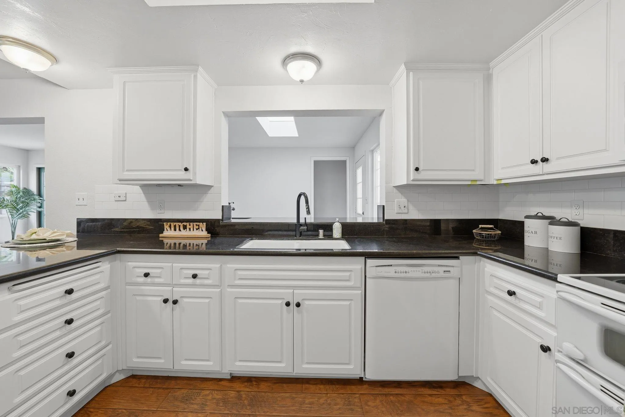 https://cdn.realtyfeed.com/cdn/127/260011690/6cbf115a3dd70ac962a15195f97a0d0c.webp