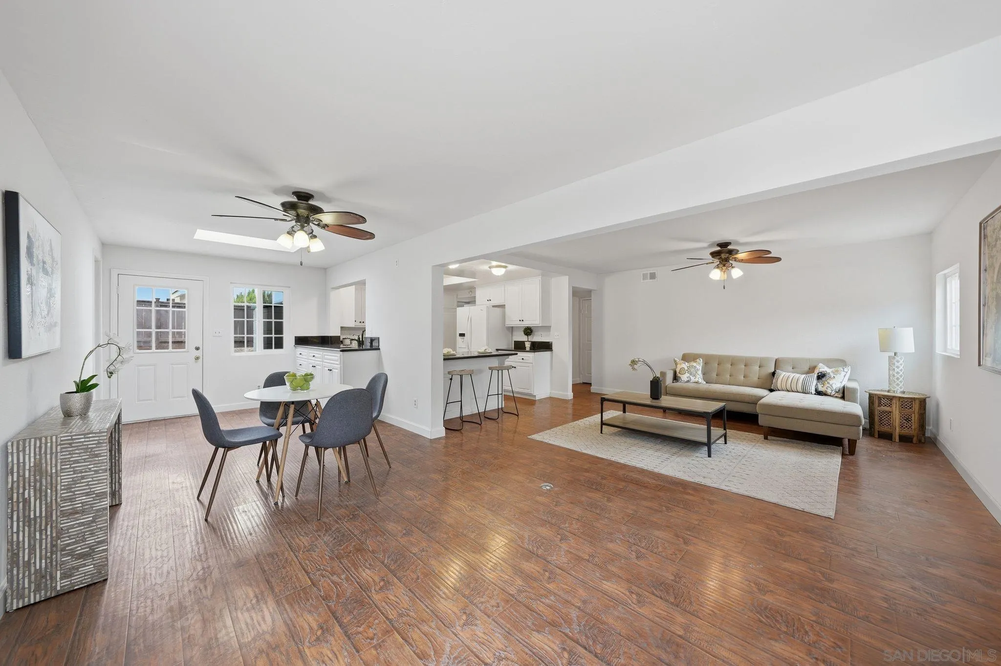 https://cdn.realtyfeed.com/cdn/127/260011690/77e0f3fd86adeb25d445806592c5980f.webp