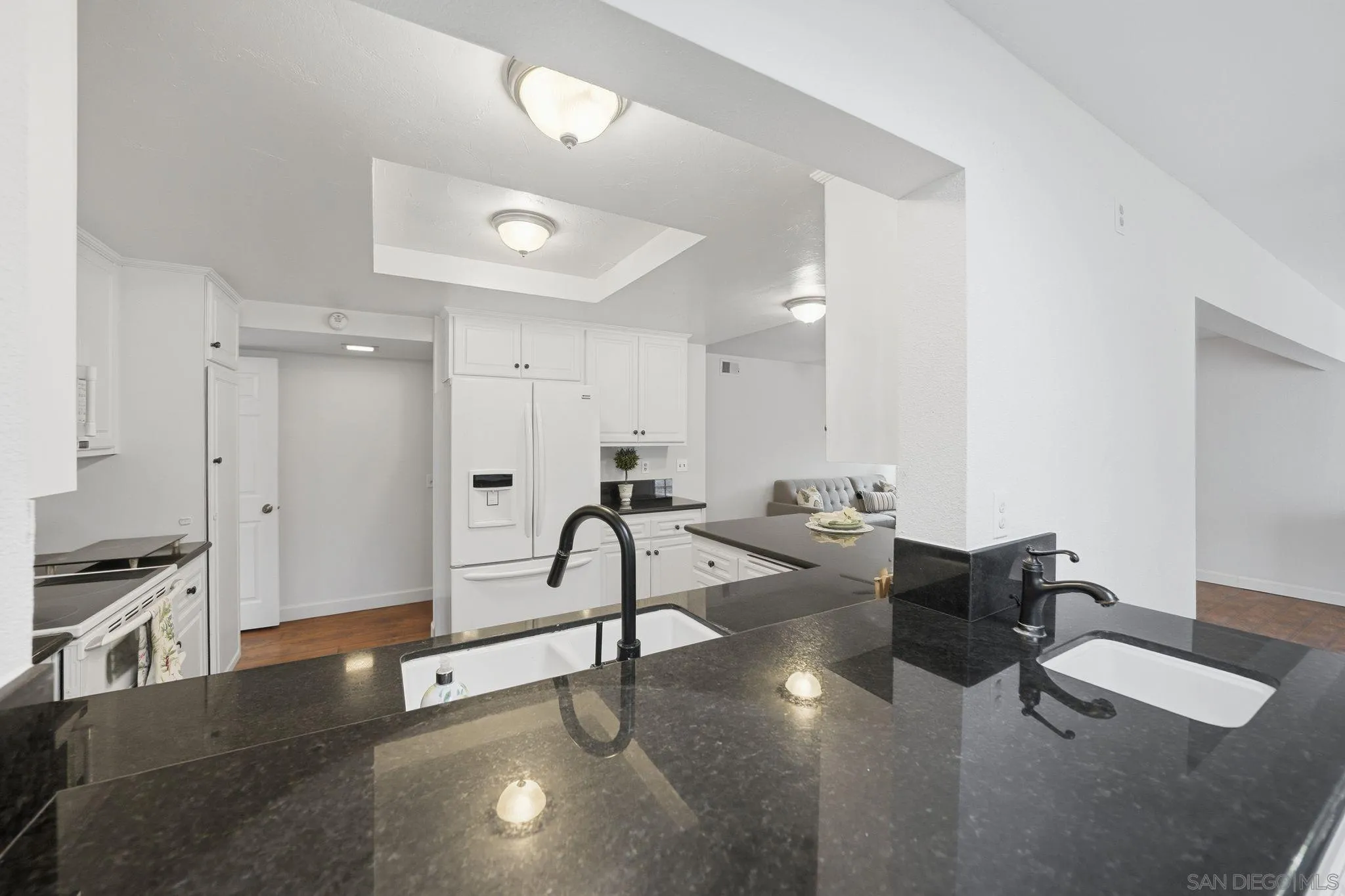 https://cdn.realtyfeed.com/cdn/127/260011690/9c6069a674f11706ad61bdec06beea55.webp