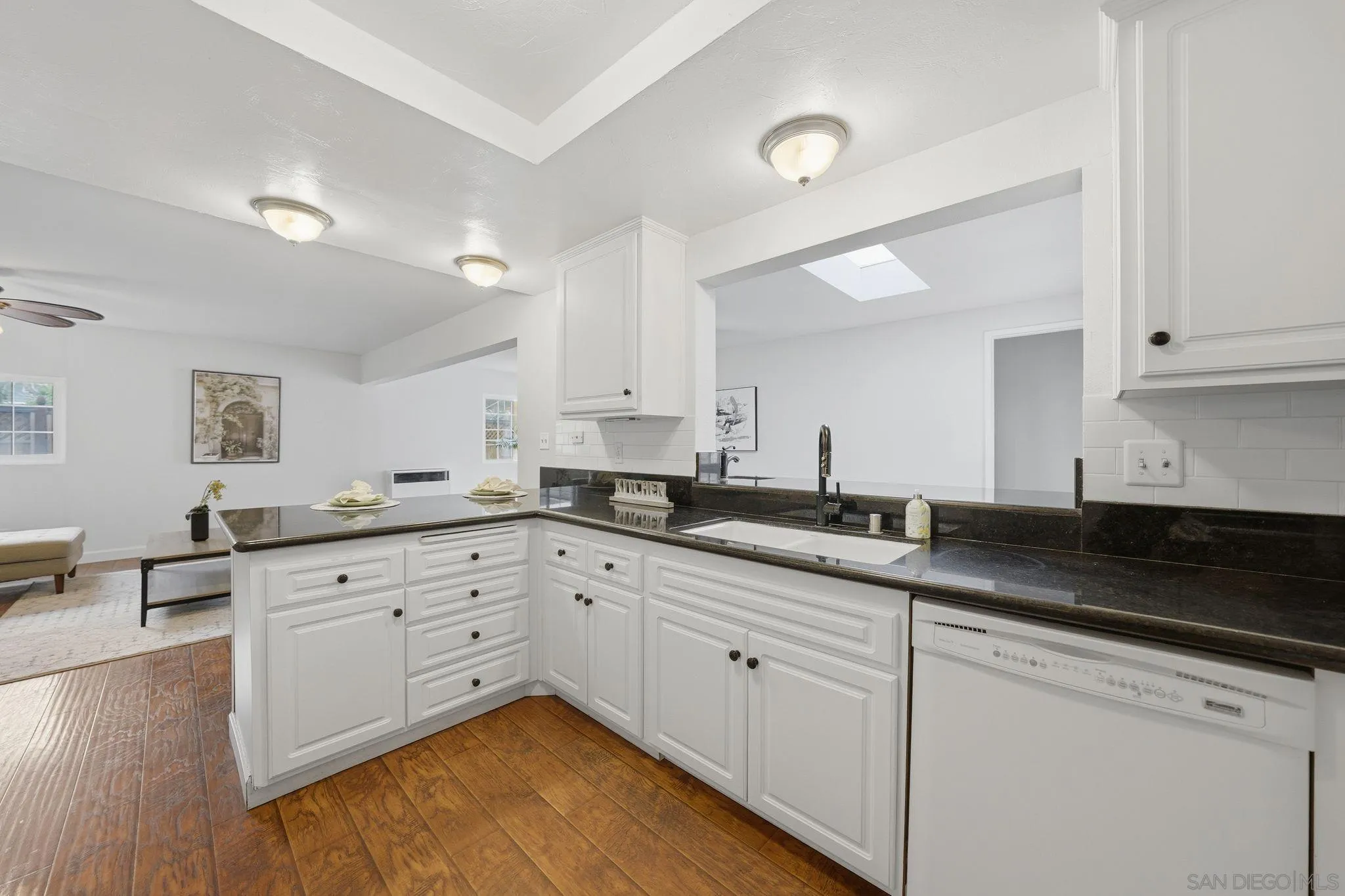 https://cdn.realtyfeed.com/cdn/127/260011690/d847f82e0653a9b888e9453432c00c3a.webp
