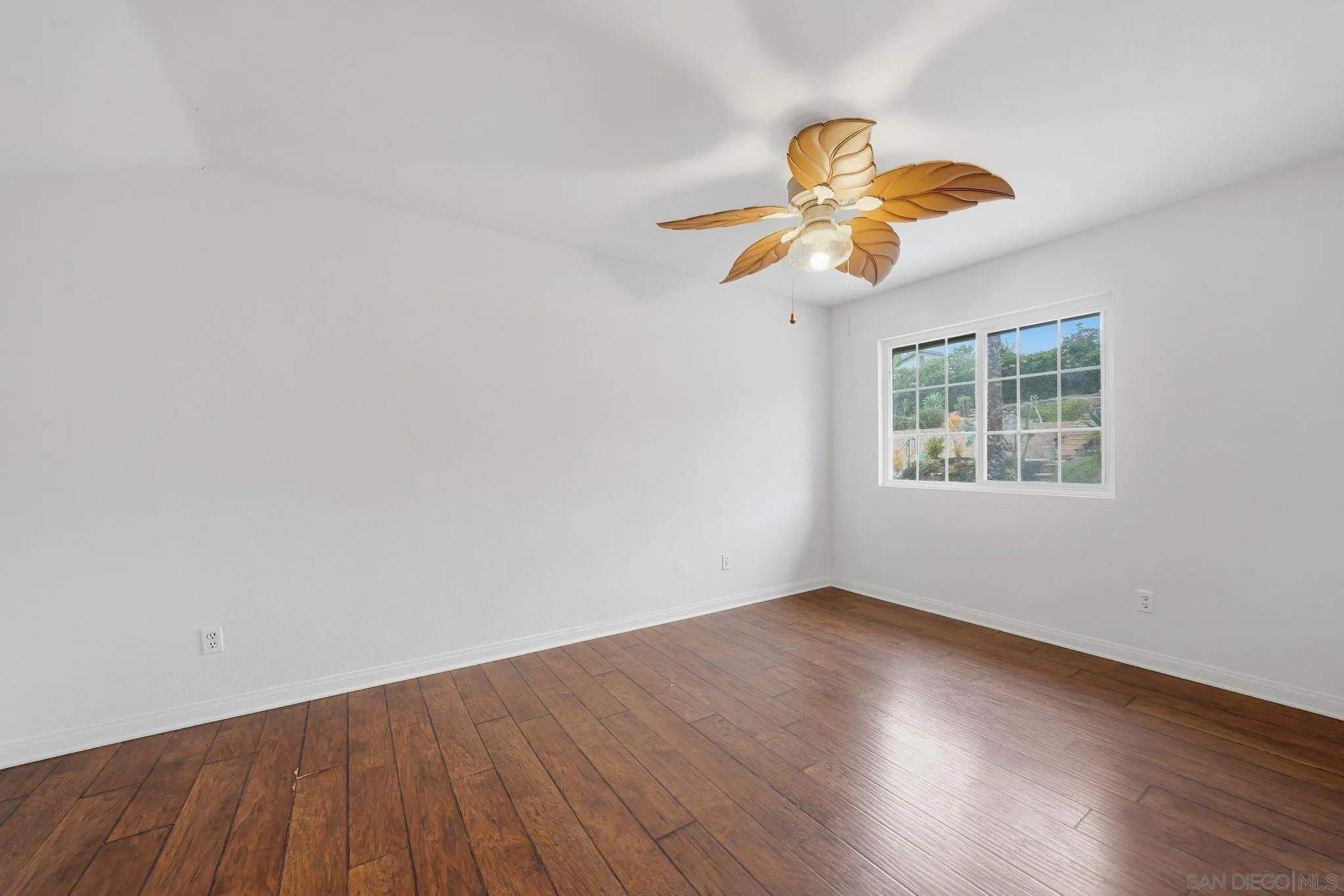 https://cdn.realtyfeed.com/cdn/127/260011690/e3da665093dfd3085b198cc0ef168f7e.webp