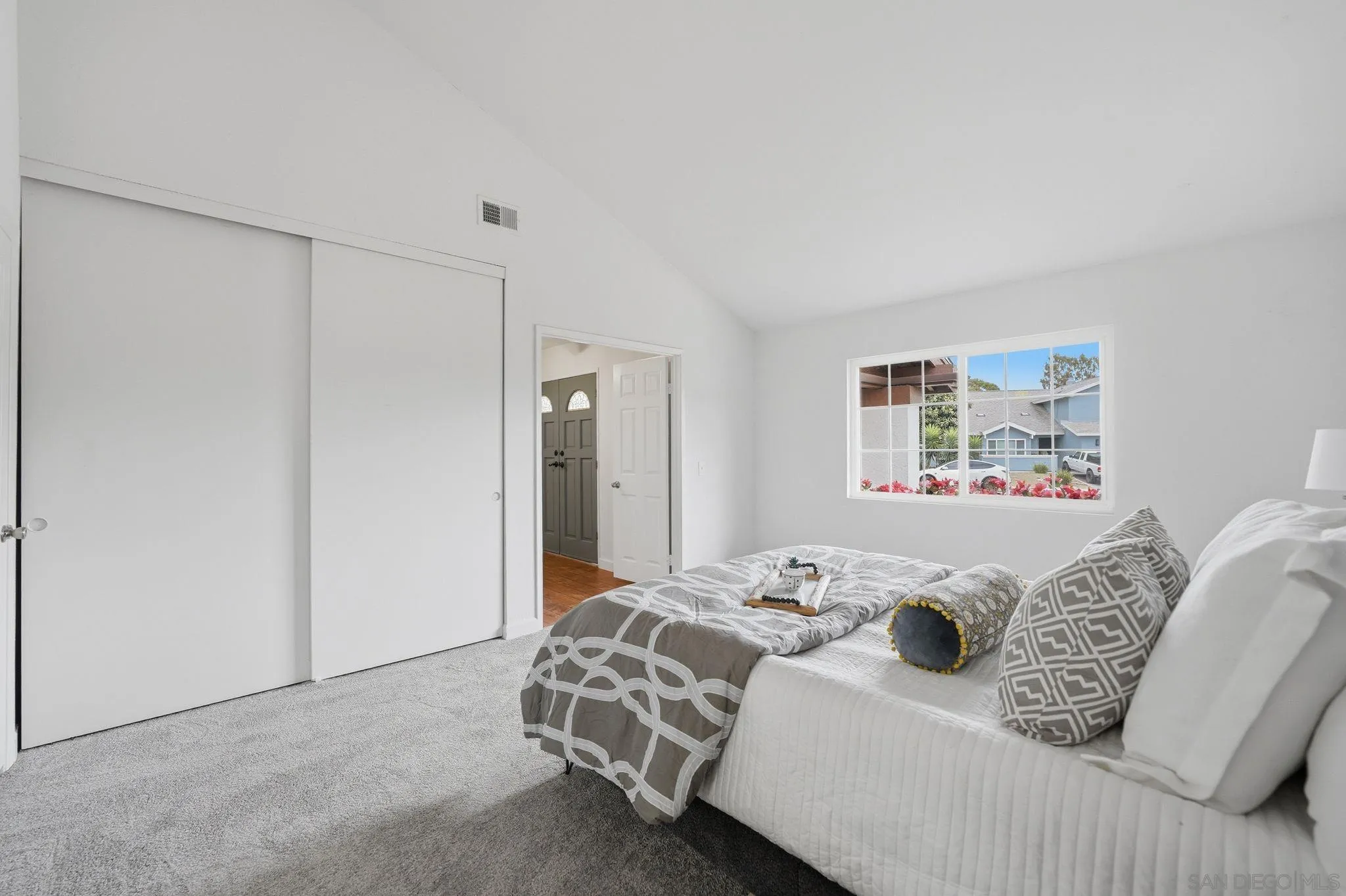 https://cdn.realtyfeed.com/cdn/127/260011690/e6a1cb52884f27cae53c9e07c1fa0392.webp