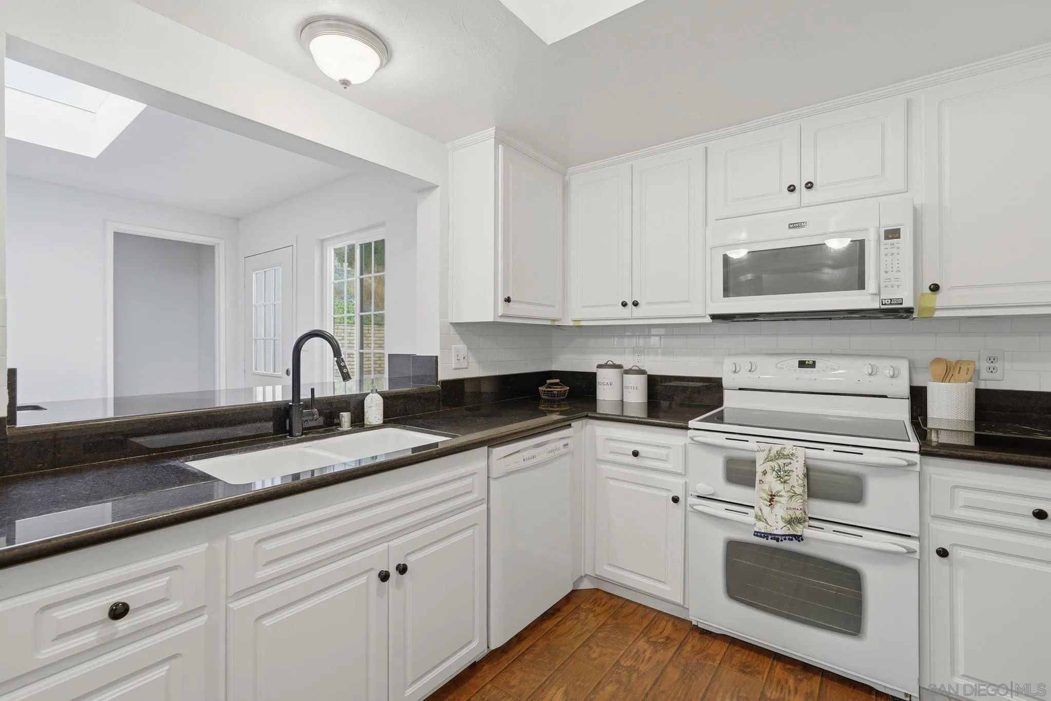 https://cdn.realtyfeed.com/cdn/127/260011690/ef0709be615bf650d79ed2e15d40511f.webp