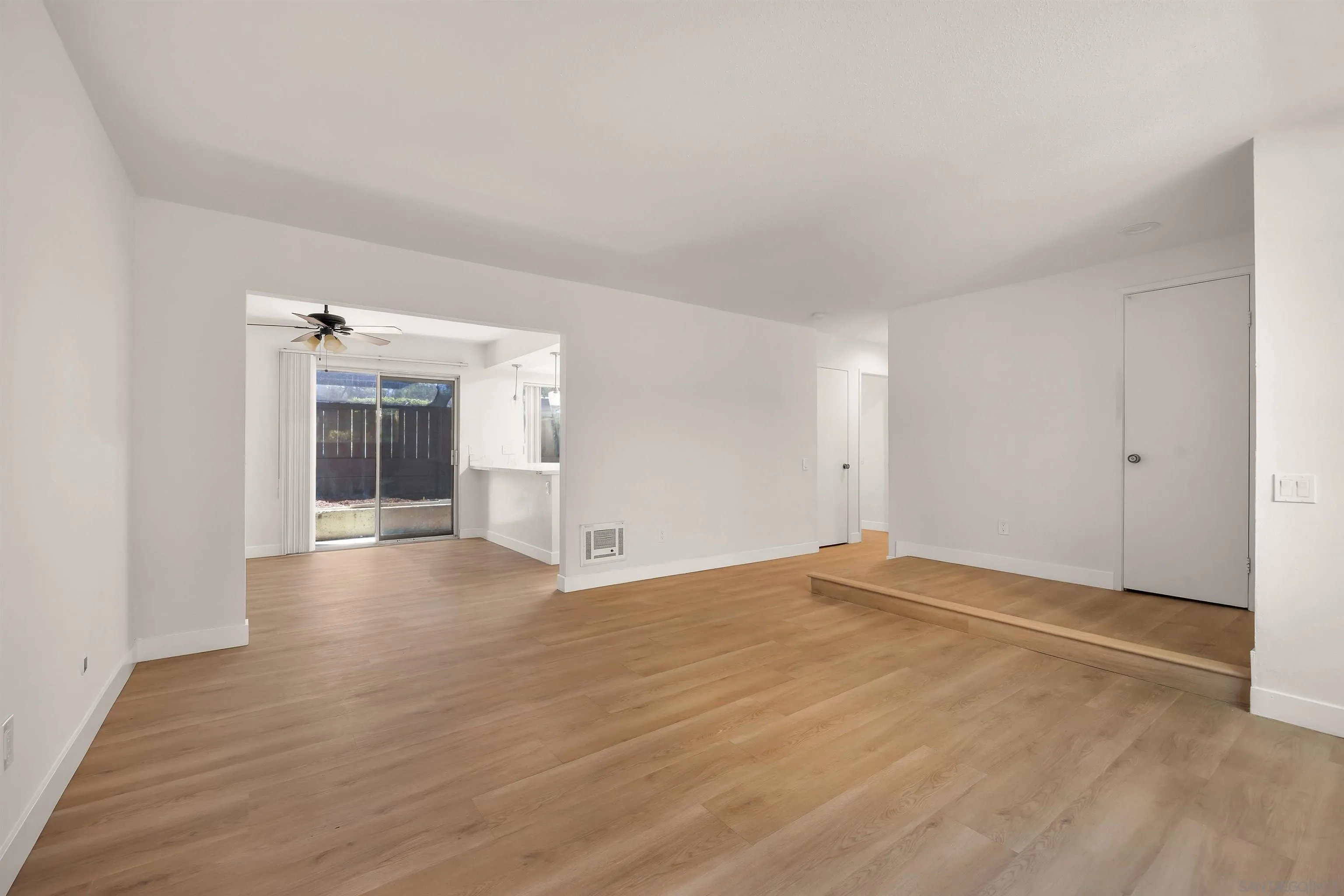 Photo #2: 260011691 Listing: Photo #2