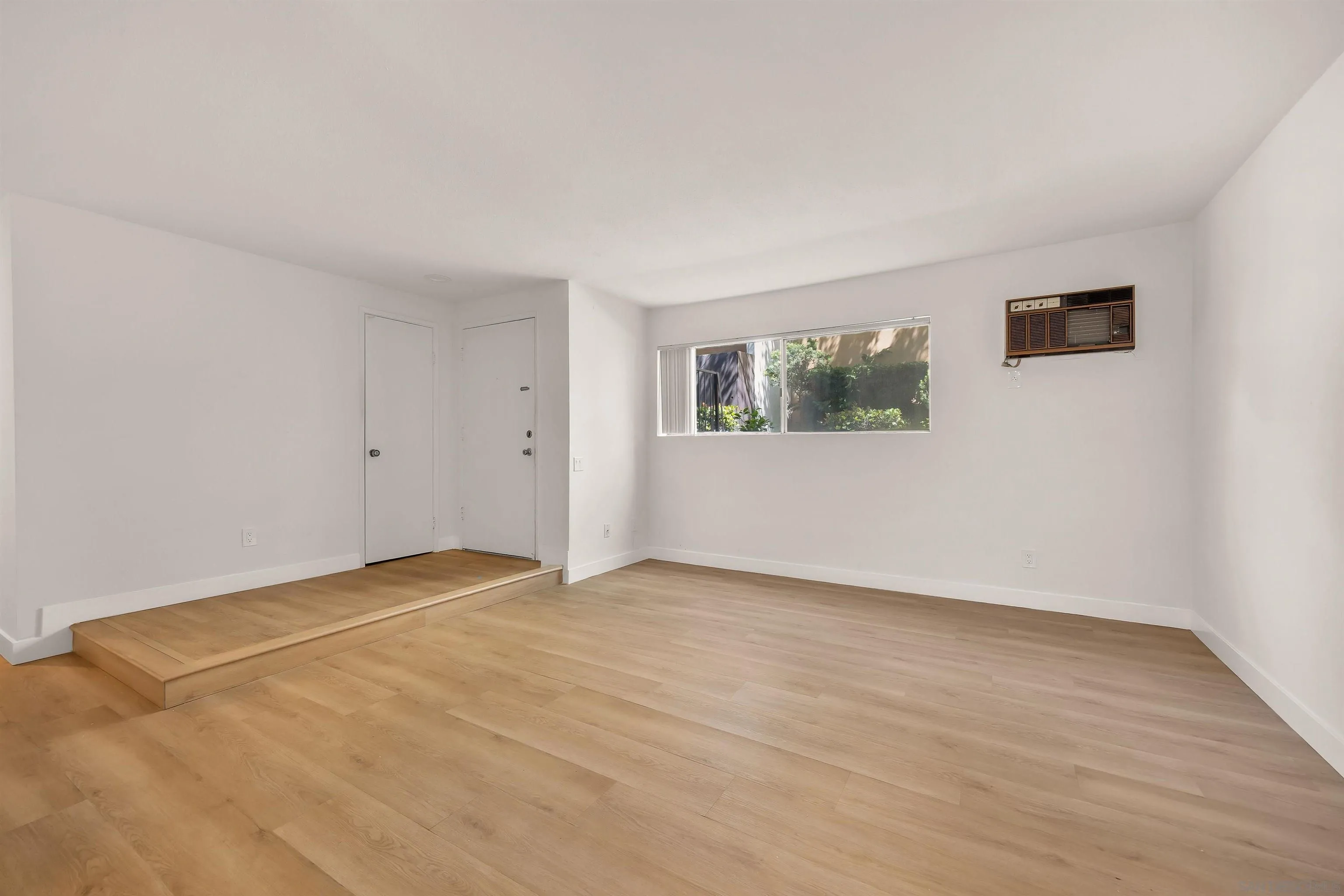Photo #3: 260011691 Listing: Photo #3