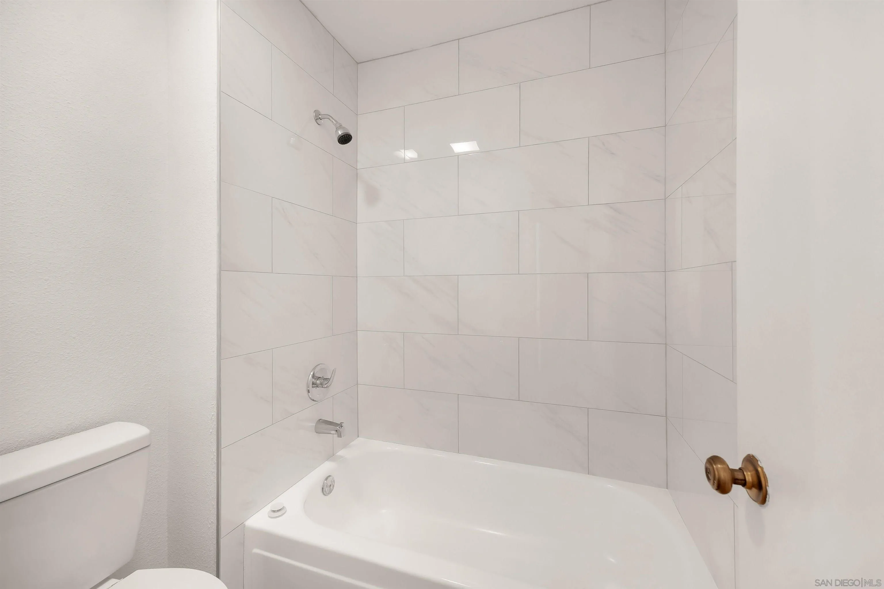 Photo #11: 260011691 Listing: Photo #11