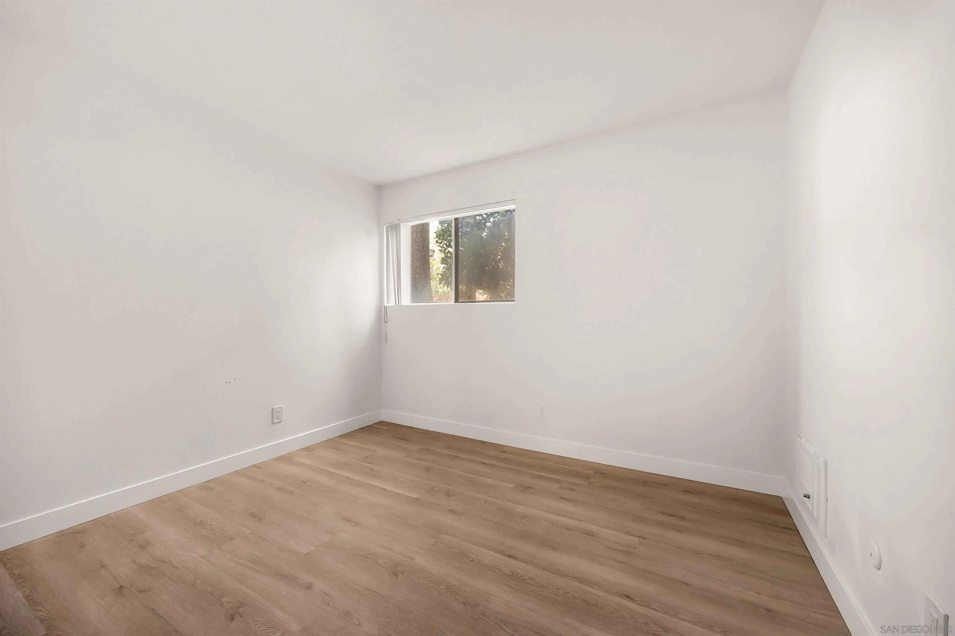 Photo #8: 260011691 Listing: Photo #8