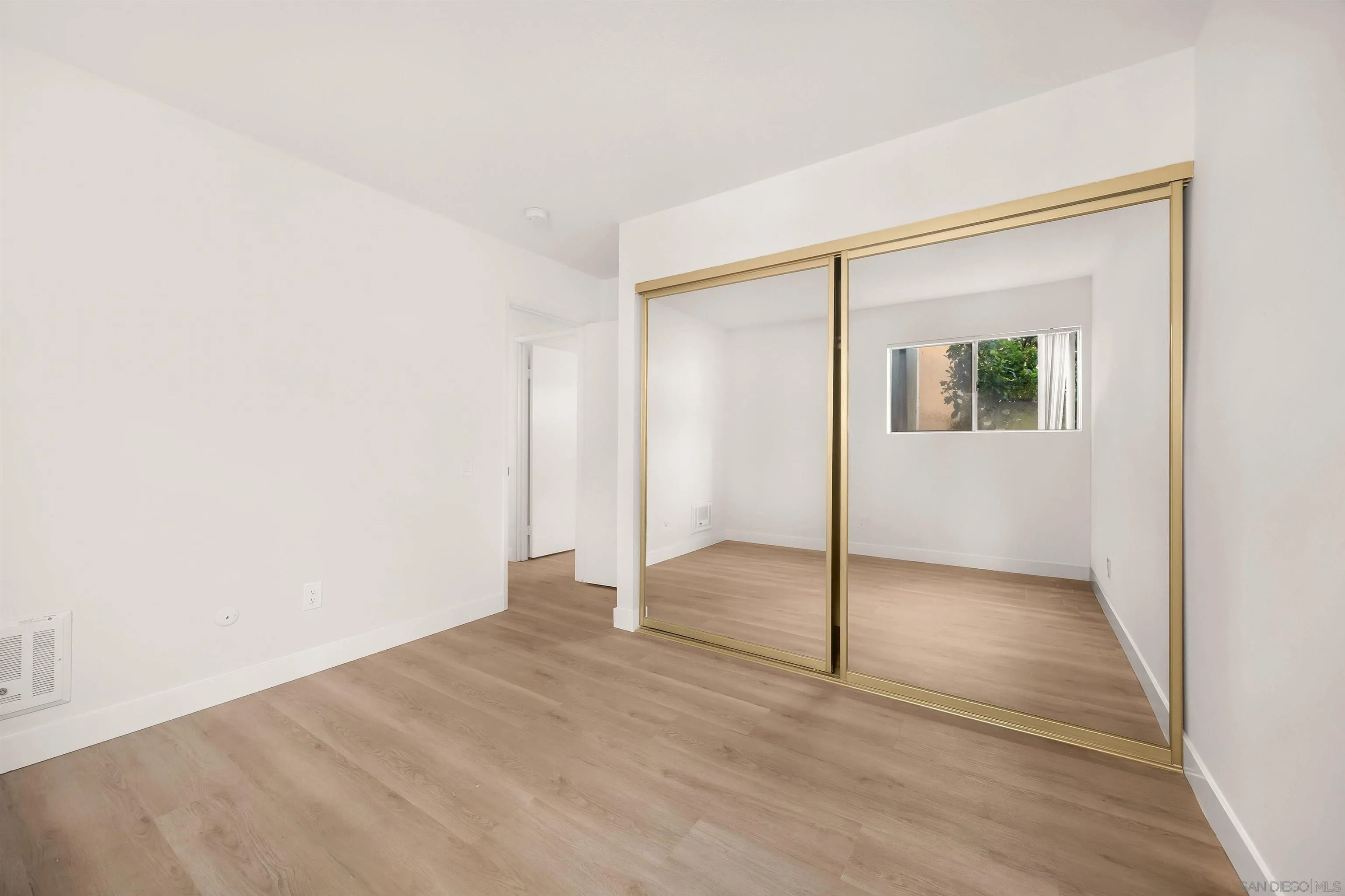 Photo #9: 260011691 Listing: Photo #9