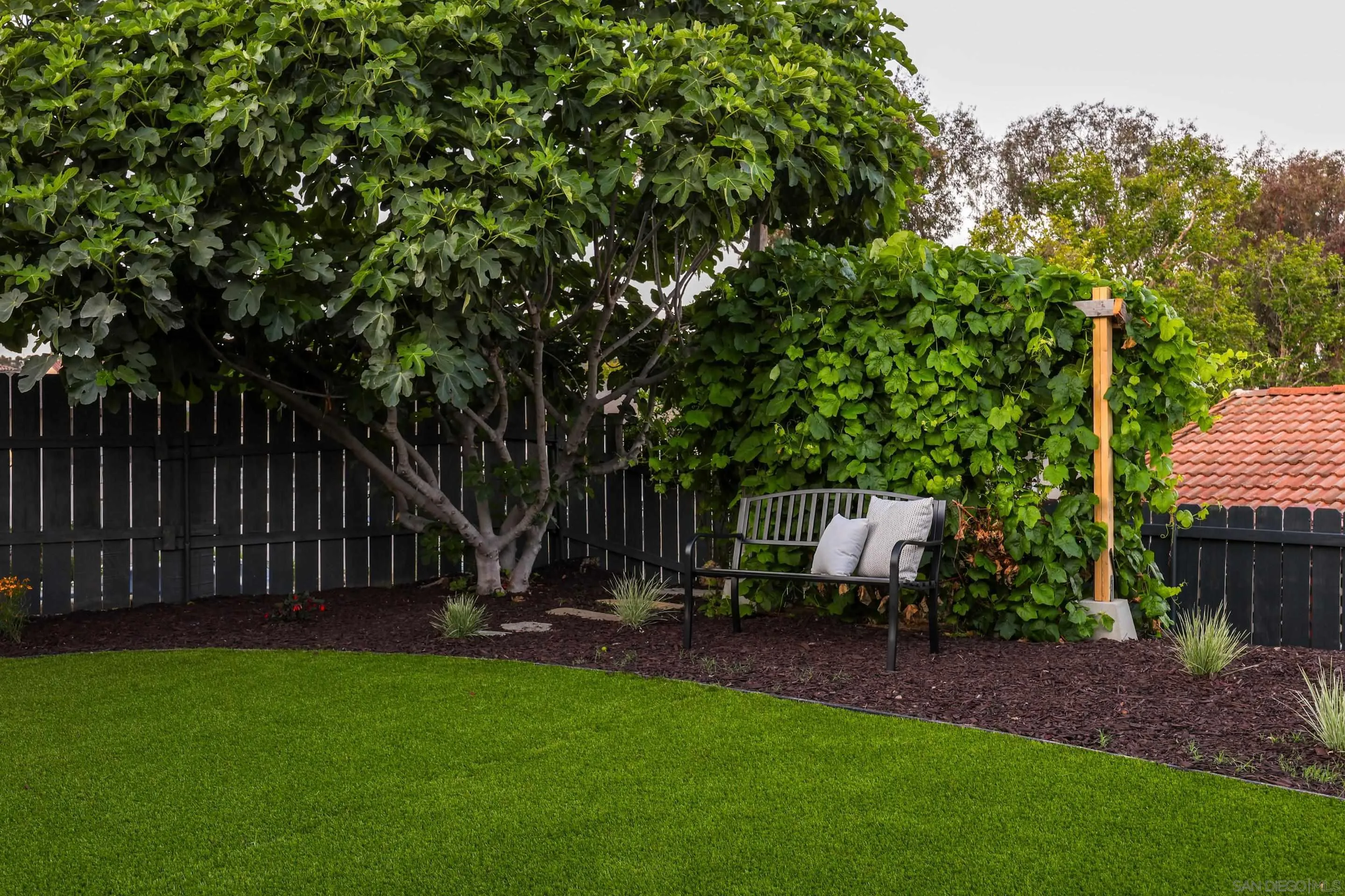 https://cdn.realtyfeed.com/cdn/127/260011692/c6f91f114773356f76861c33caedf346.webp
