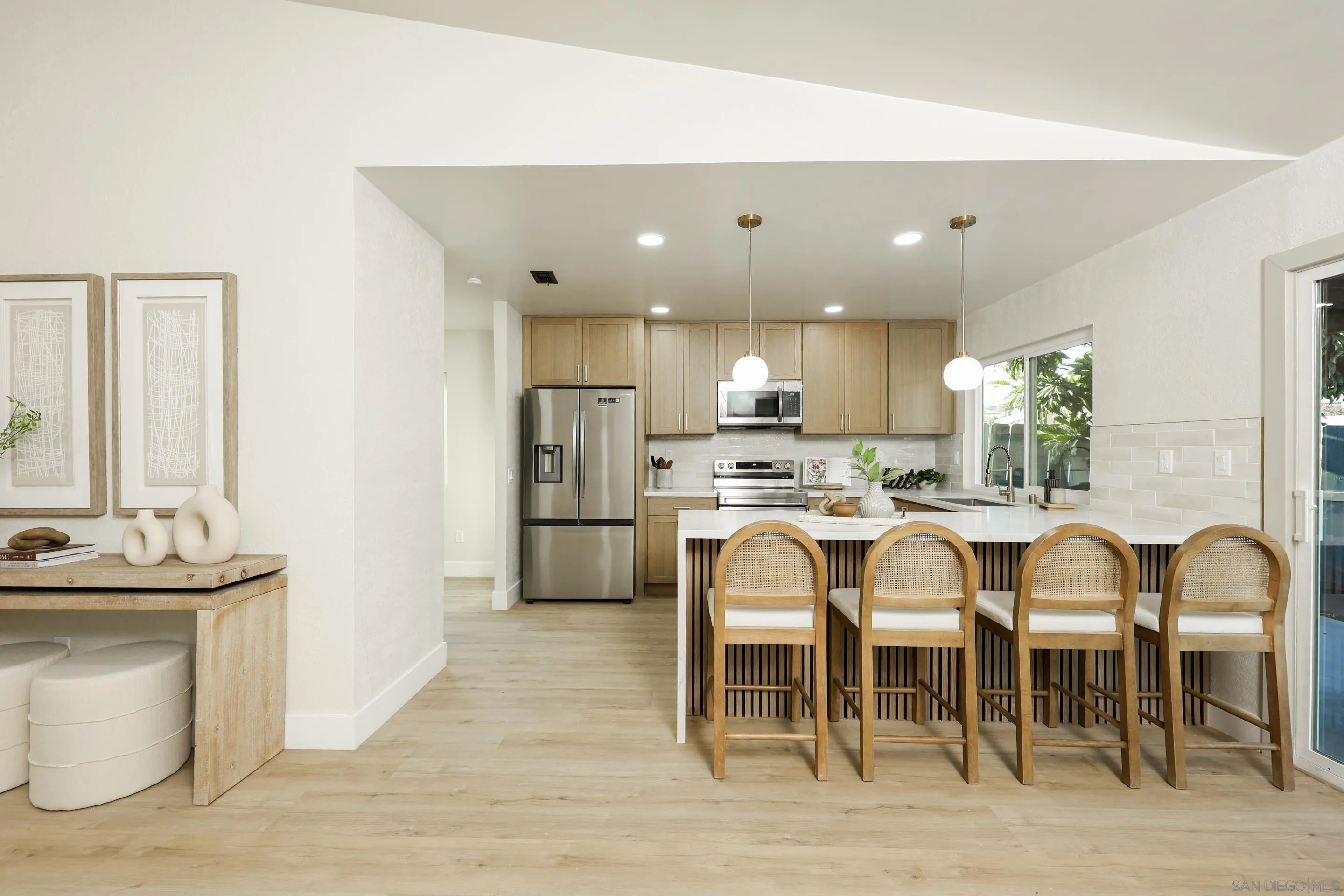 https://cdn.realtyfeed.com/cdn/127/260011692/dc8e6e9076aa58d180550837783238b7.webp