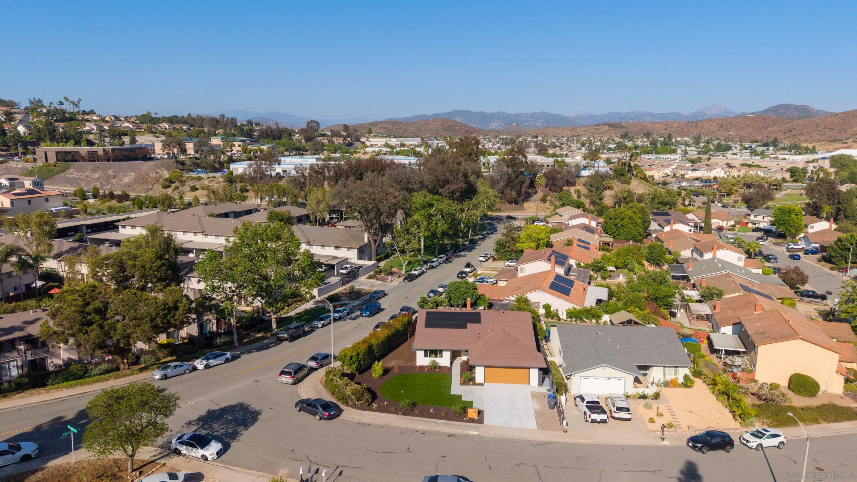 https://cdn.realtyfeed.com/cdn/127/260011692/ee12f59c4dd0c20eaa066f2e123af504.webp