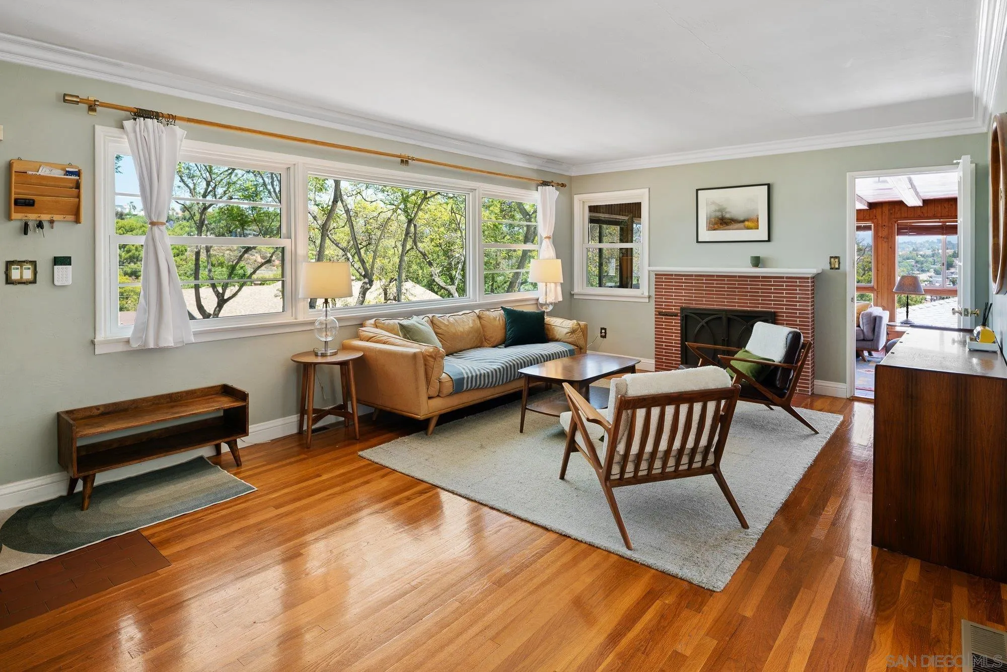 https://cdn.realtyfeed.com/cdn/127/260011696/035a6e18e8fe4f126396c83175da8f46.webp