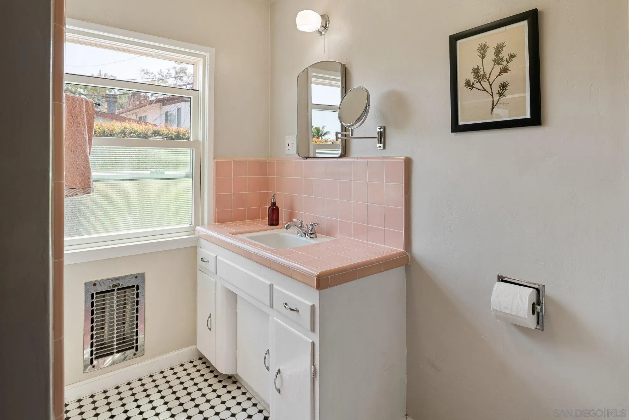 https://cdn.realtyfeed.com/cdn/127/260011696/1e233ed59b89d6f286843cdf333fad93.webp