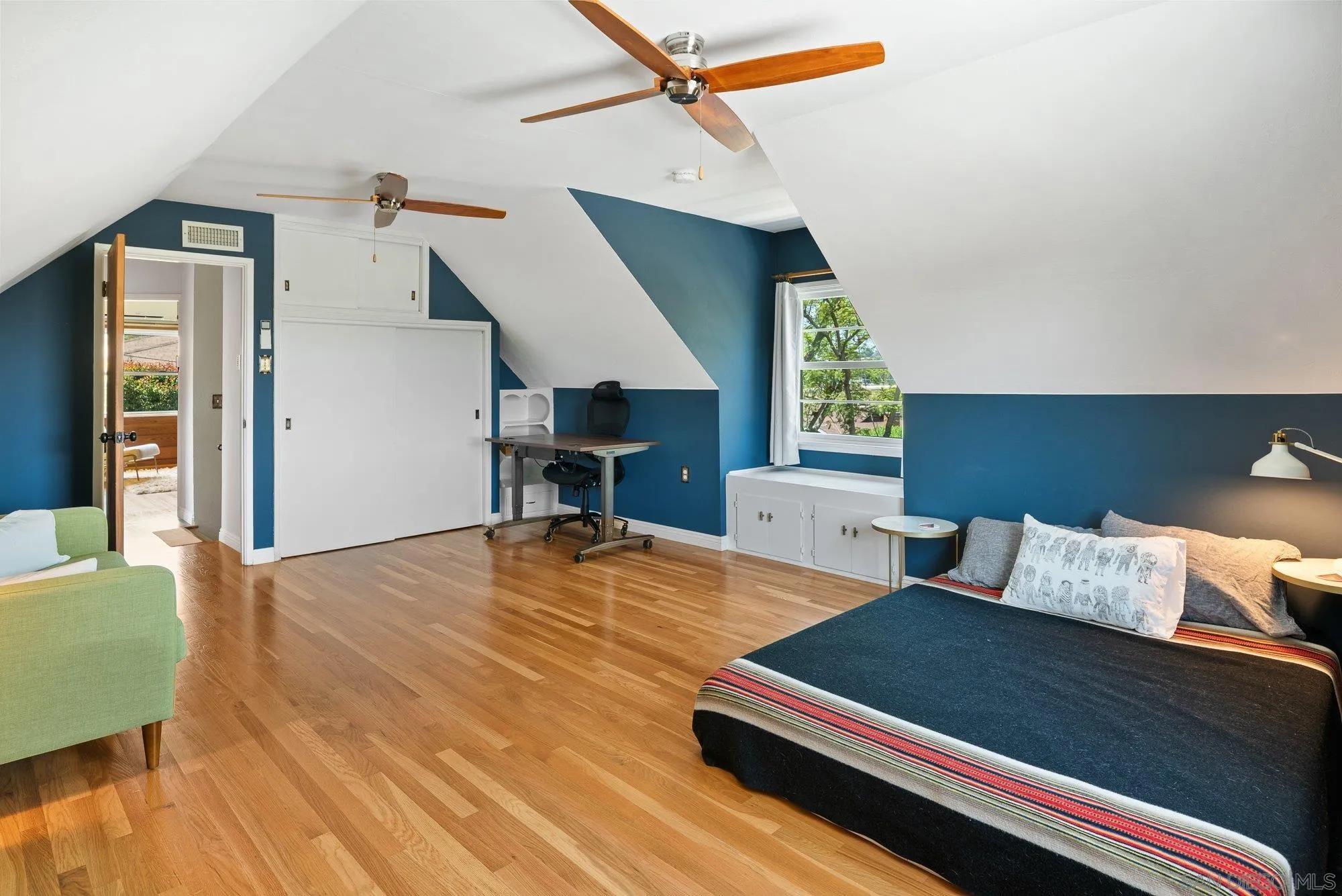 https://cdn.realtyfeed.com/cdn/127/260011696/b2179b0c70ad7c7249ed969825d4f4bd.webp