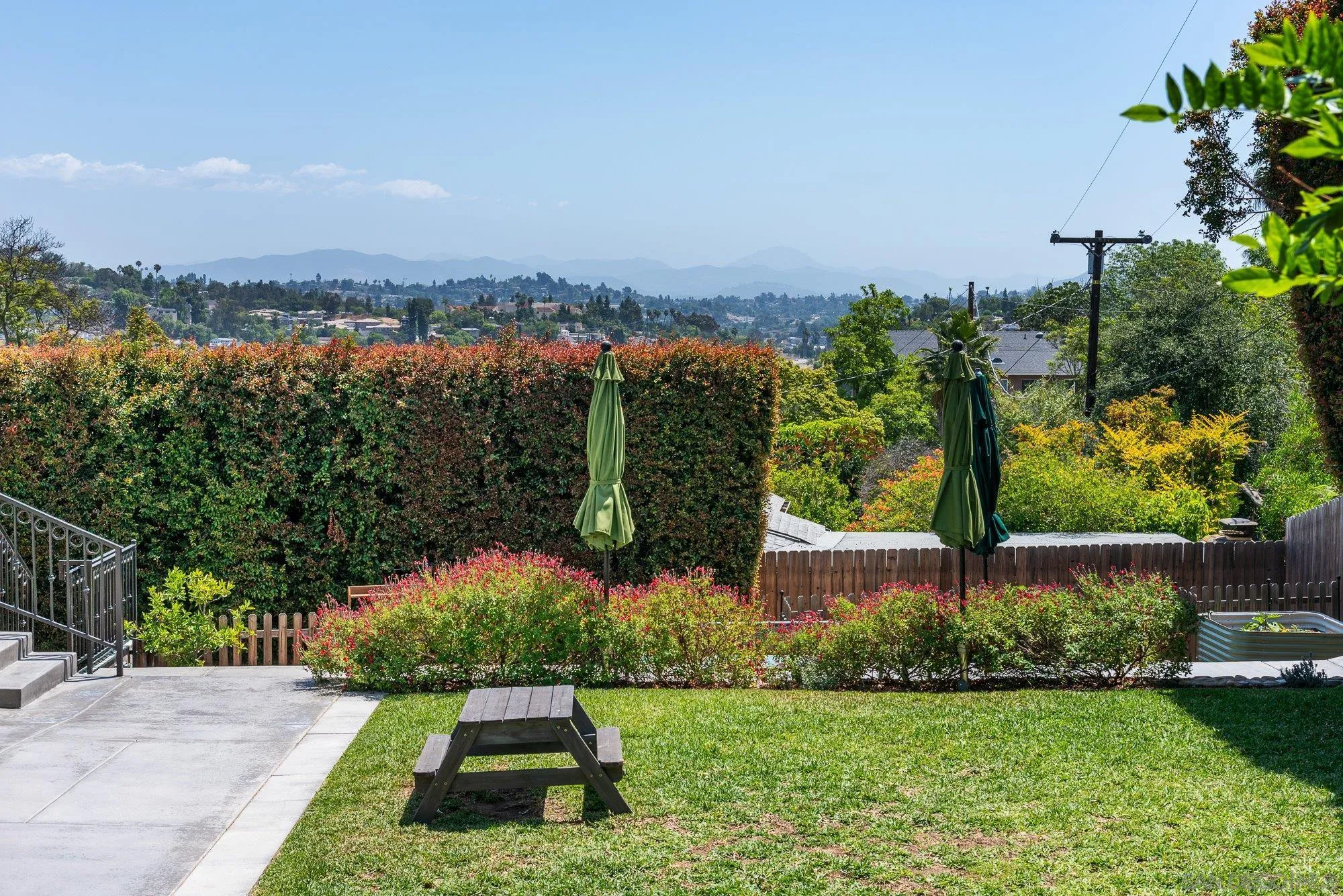 https://cdn.realtyfeed.com/cdn/127/260011696/b9c73e098b6213cf39e1f807ae2d5779.webp