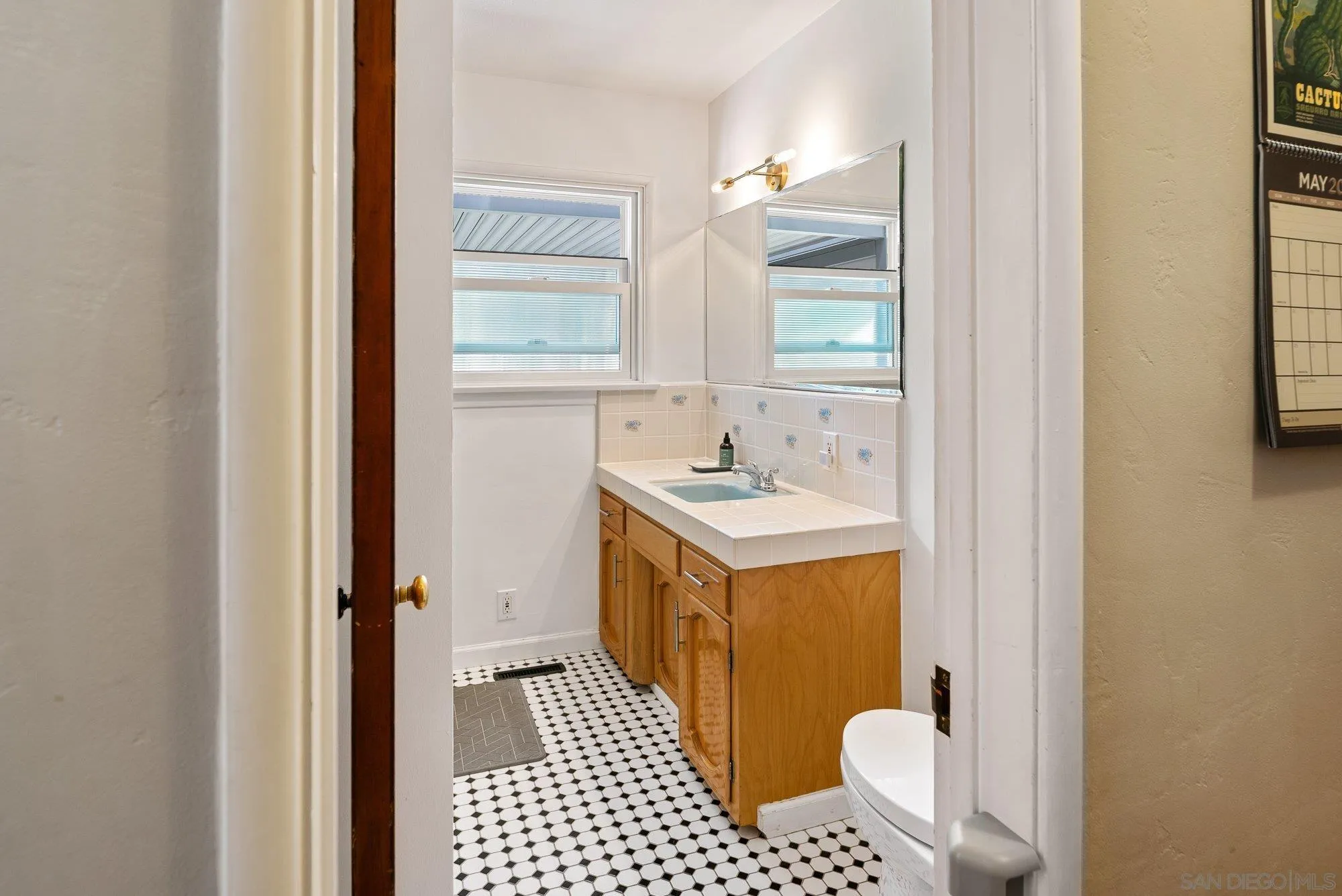 https://cdn.realtyfeed.com/cdn/127/260011696/e92dbab3f9528fb0d0a01b0e0eb8637d.webp