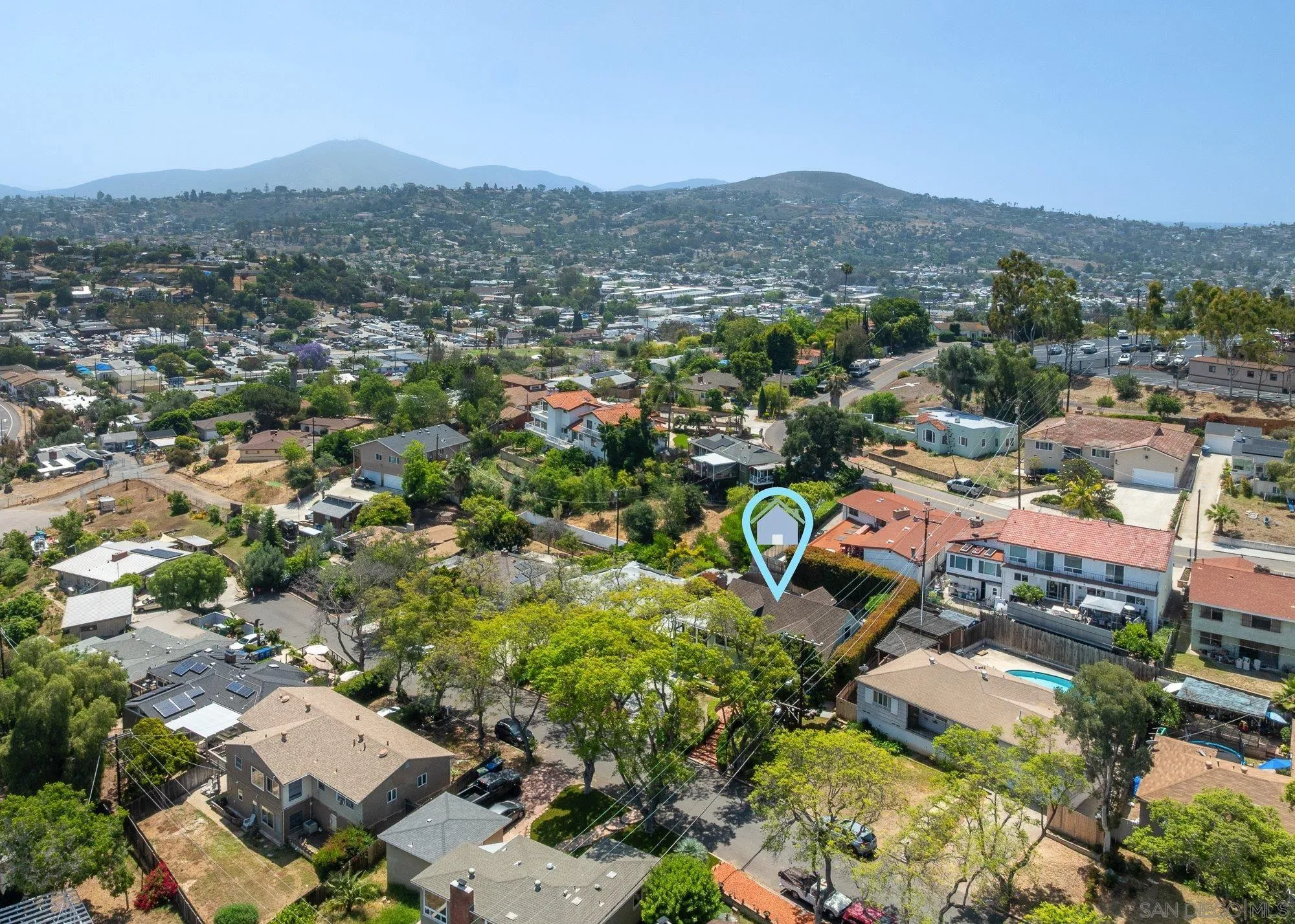 https://cdn.realtyfeed.com/cdn/127/260011696/edb205241e5d28c54480fa644014eea0.webp