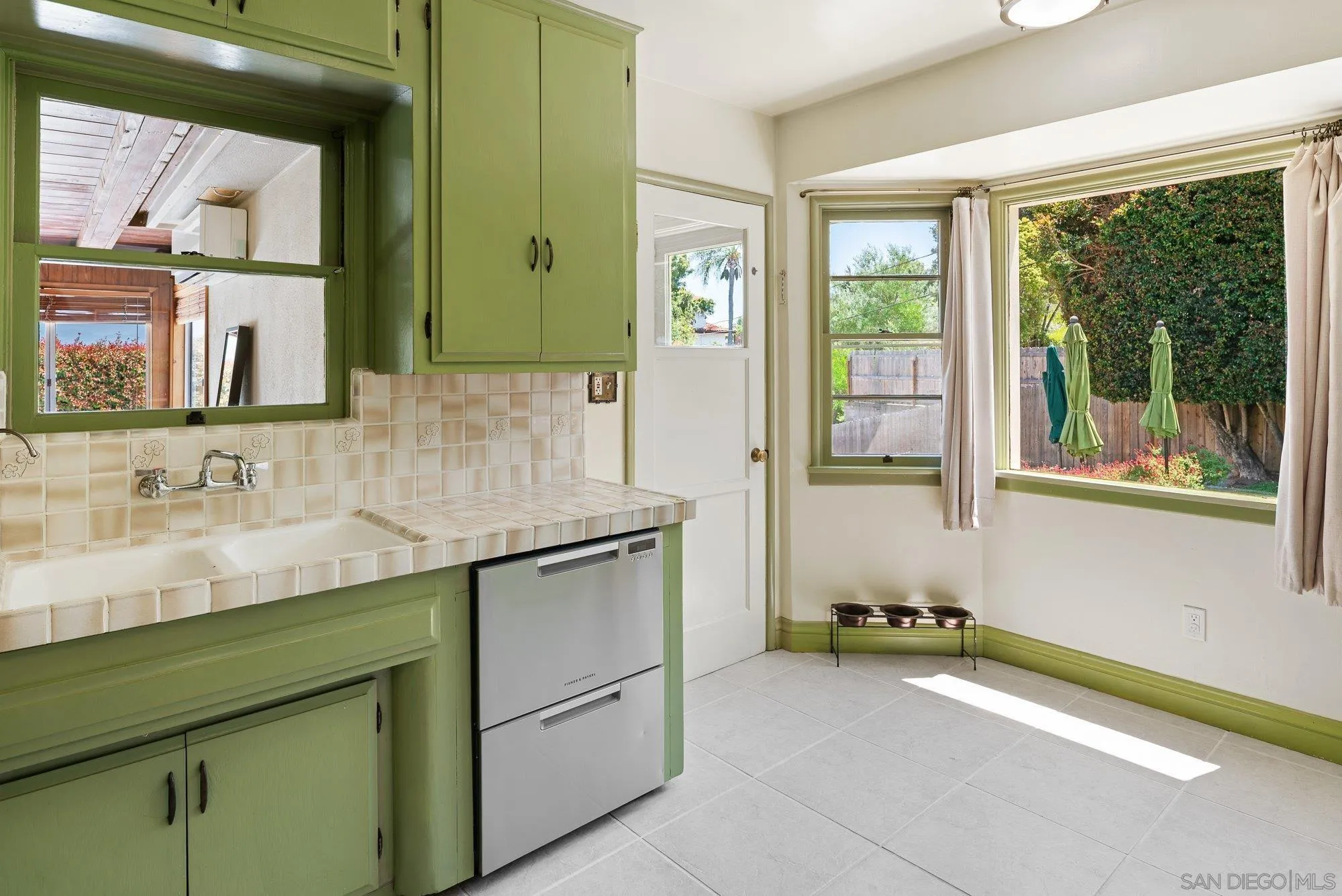 https://cdn.realtyfeed.com/cdn/127/260011696/f595c42f9db7ae27a5fc389da28b10e4.webp