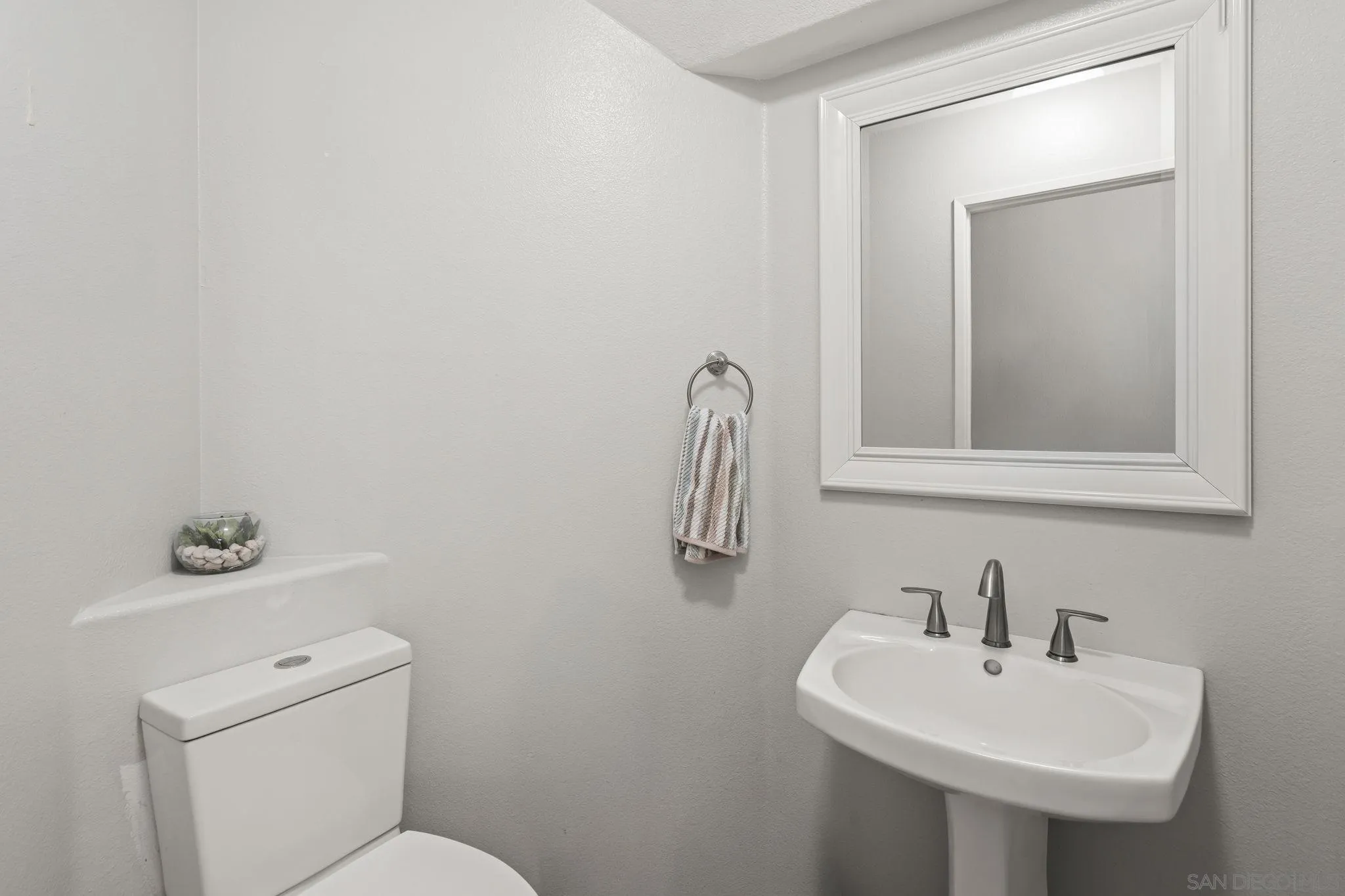 https://cdn.realtyfeed.com/cdn/127/260011703/1739147e2bfc5a323f69f9cb86882803.webp